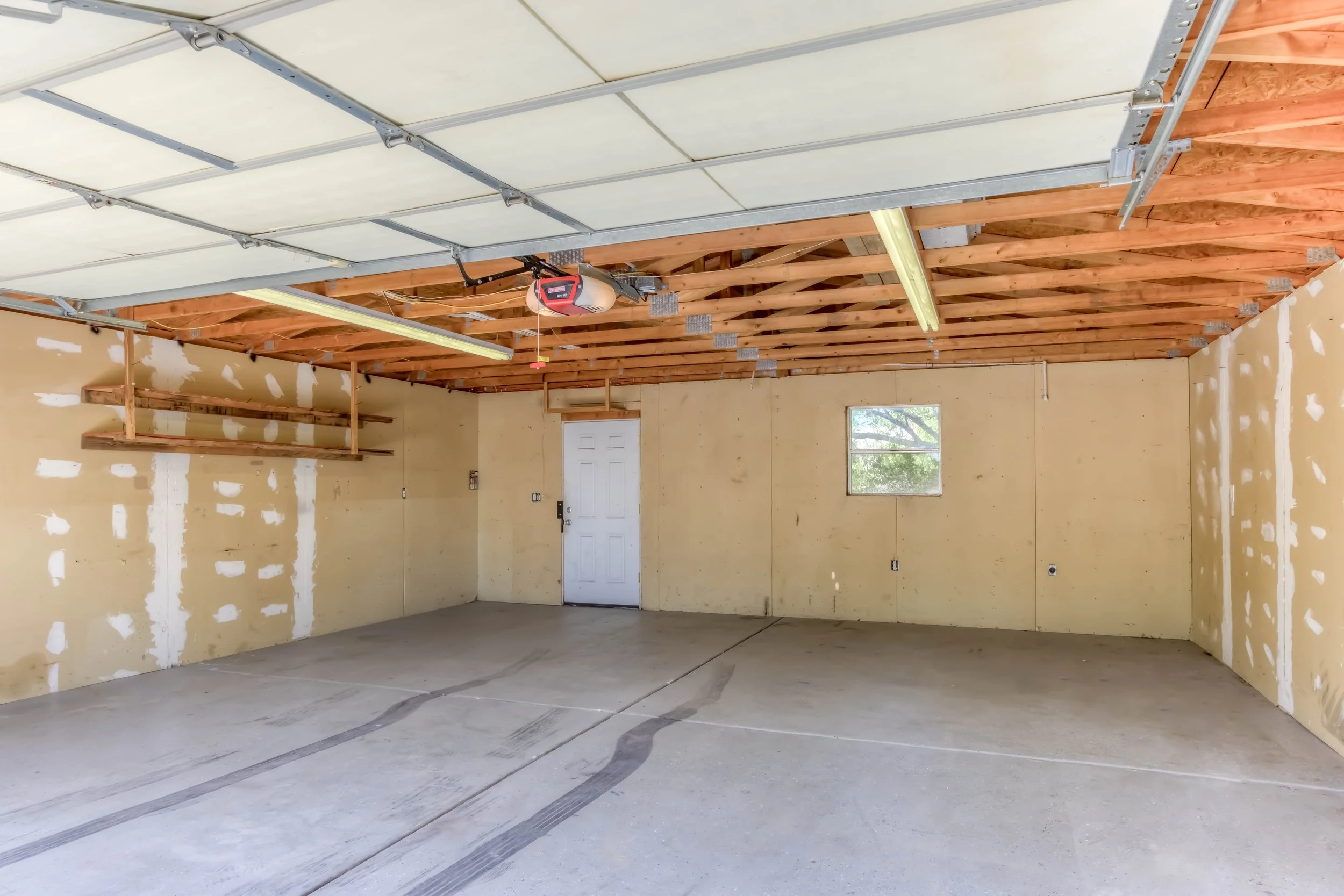 6 Garage Interior.jpg