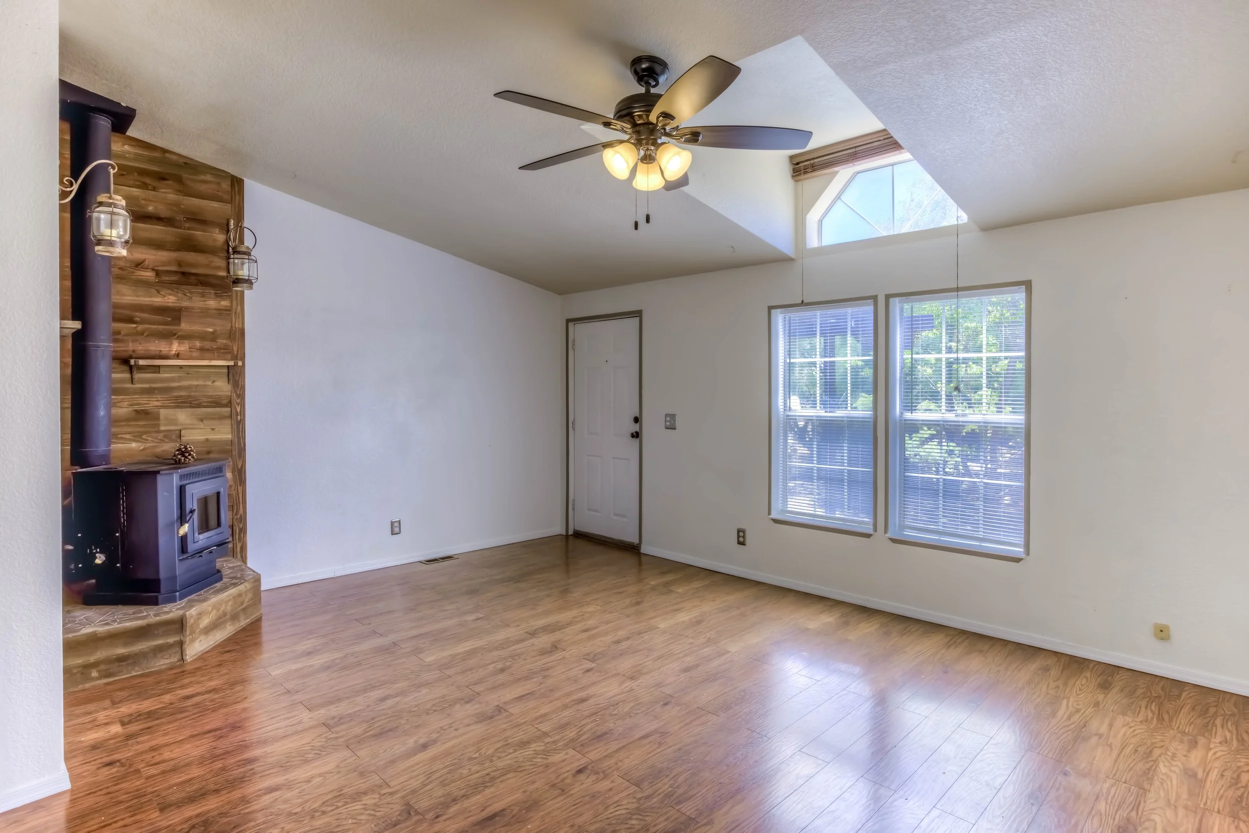 10 Living Room photo b.jpg