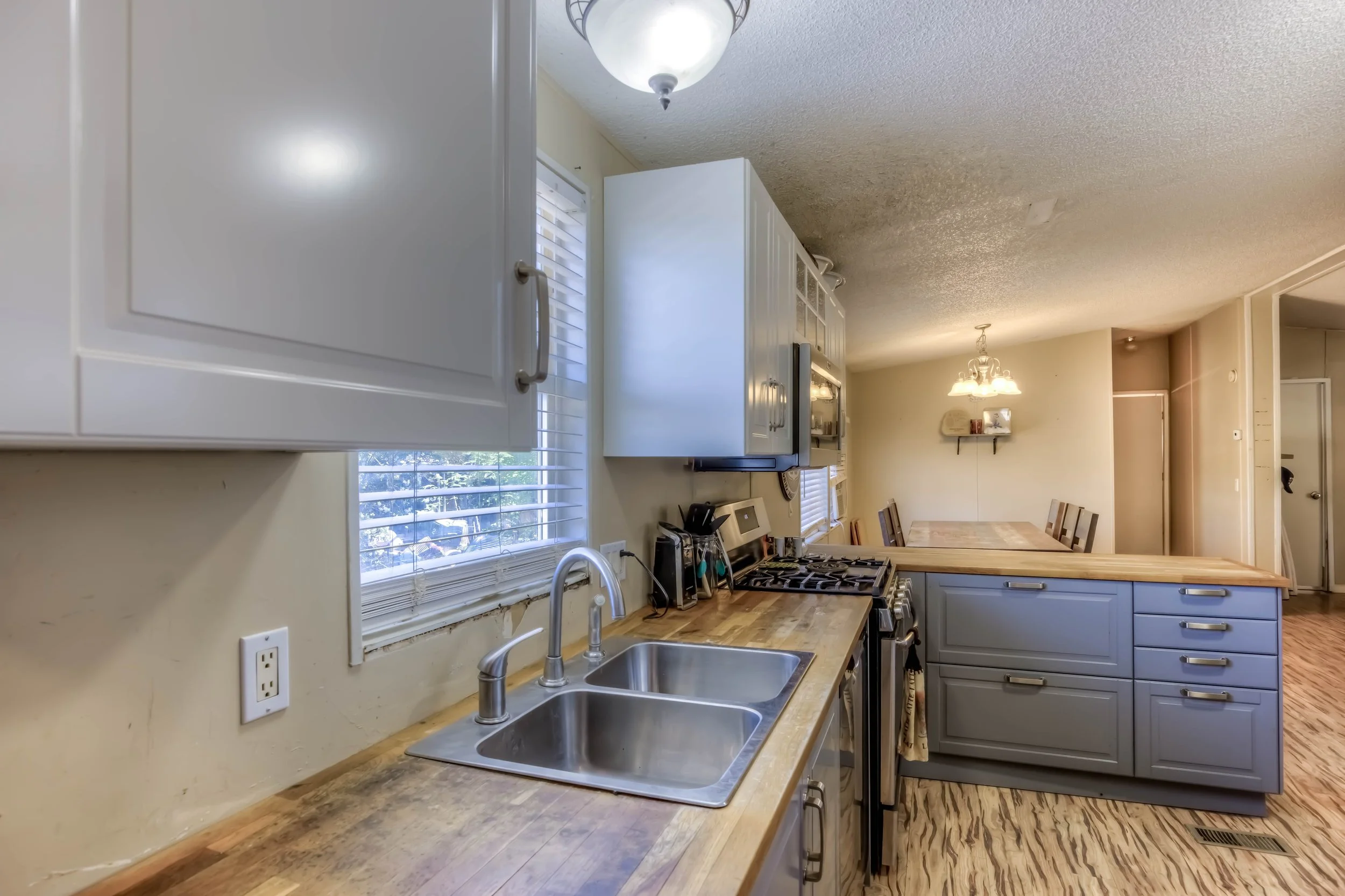 18 Kitchen photo c.jpg