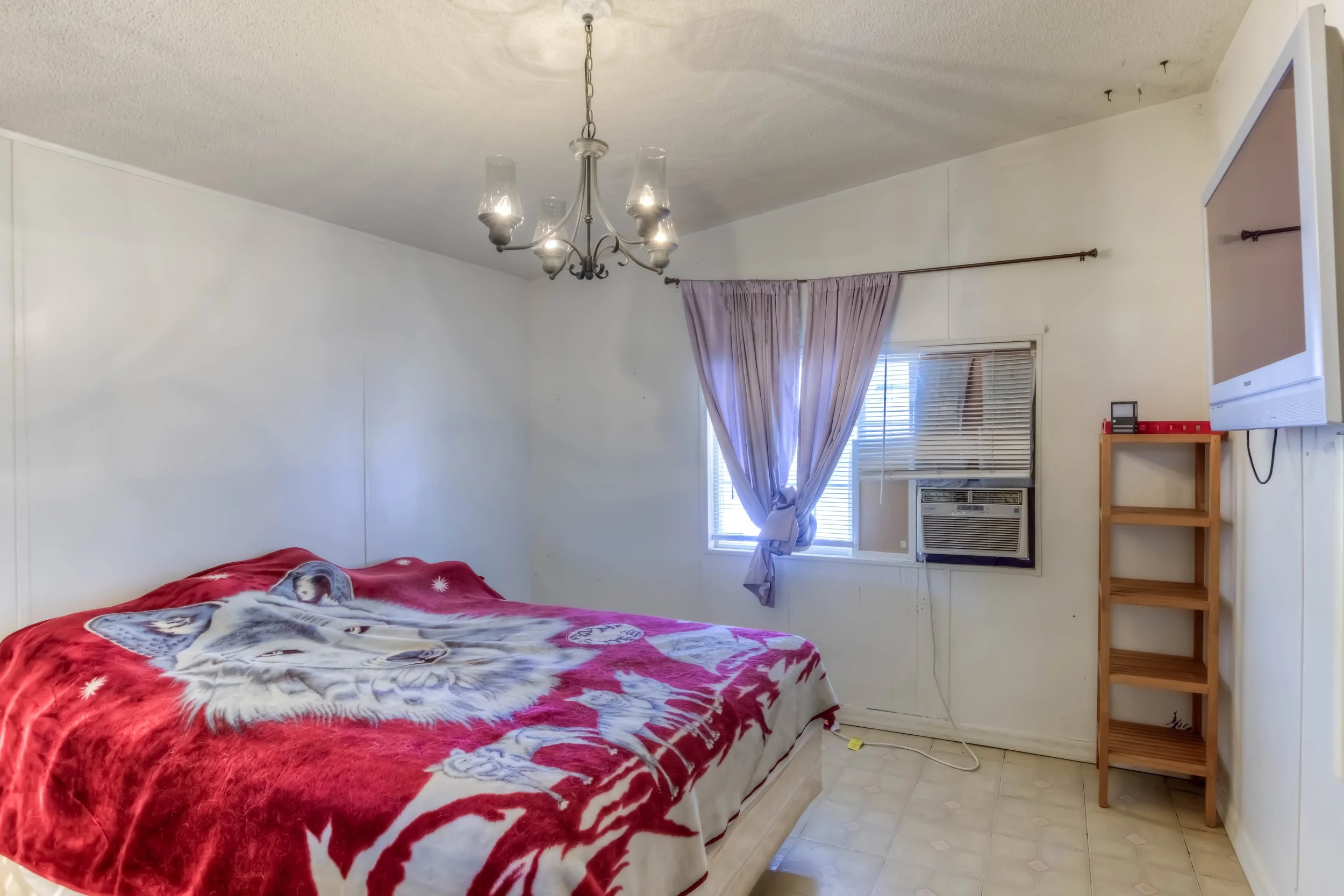 24 Bedroom 2 photo a.jpg