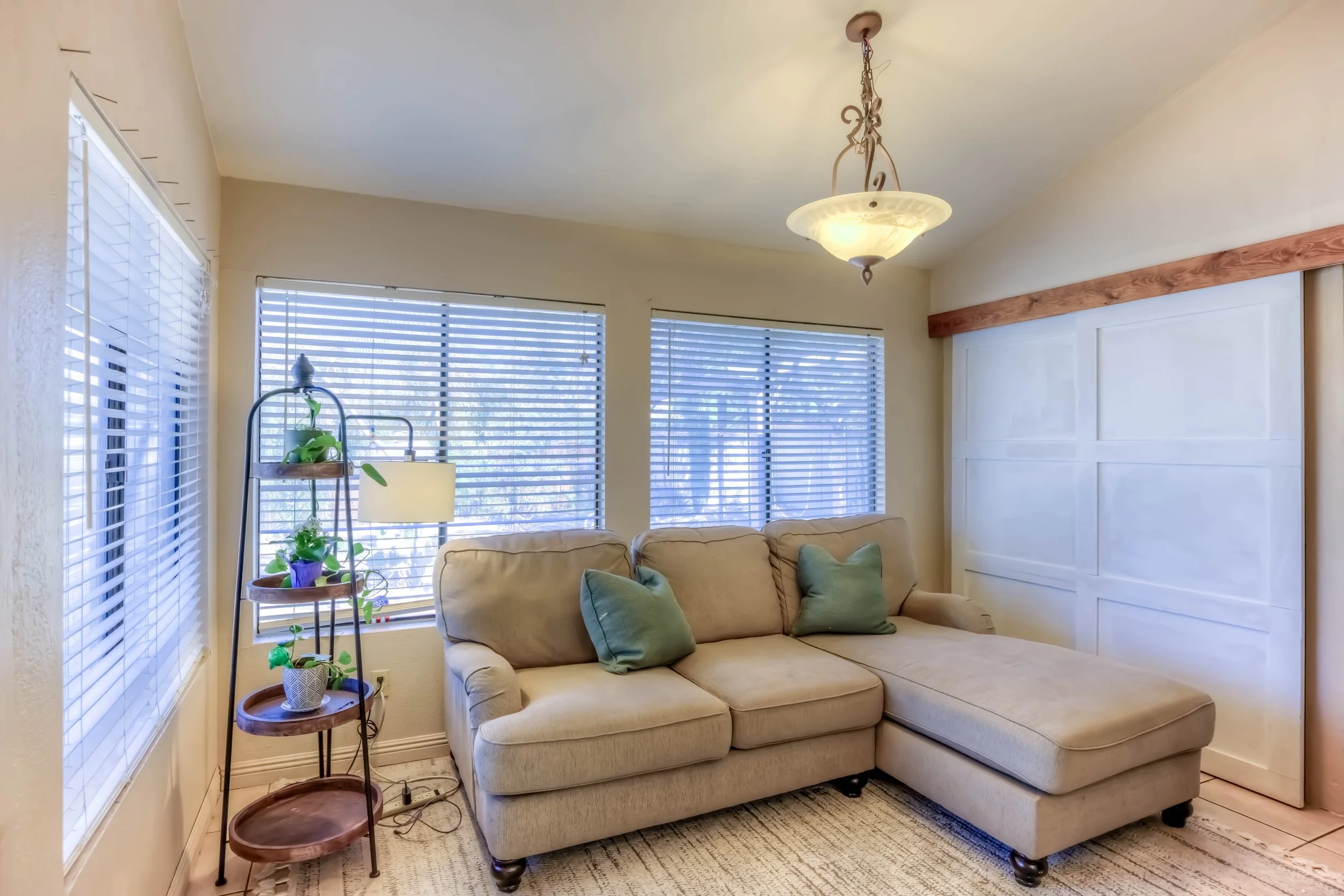 14 Family Room photo a.jpg