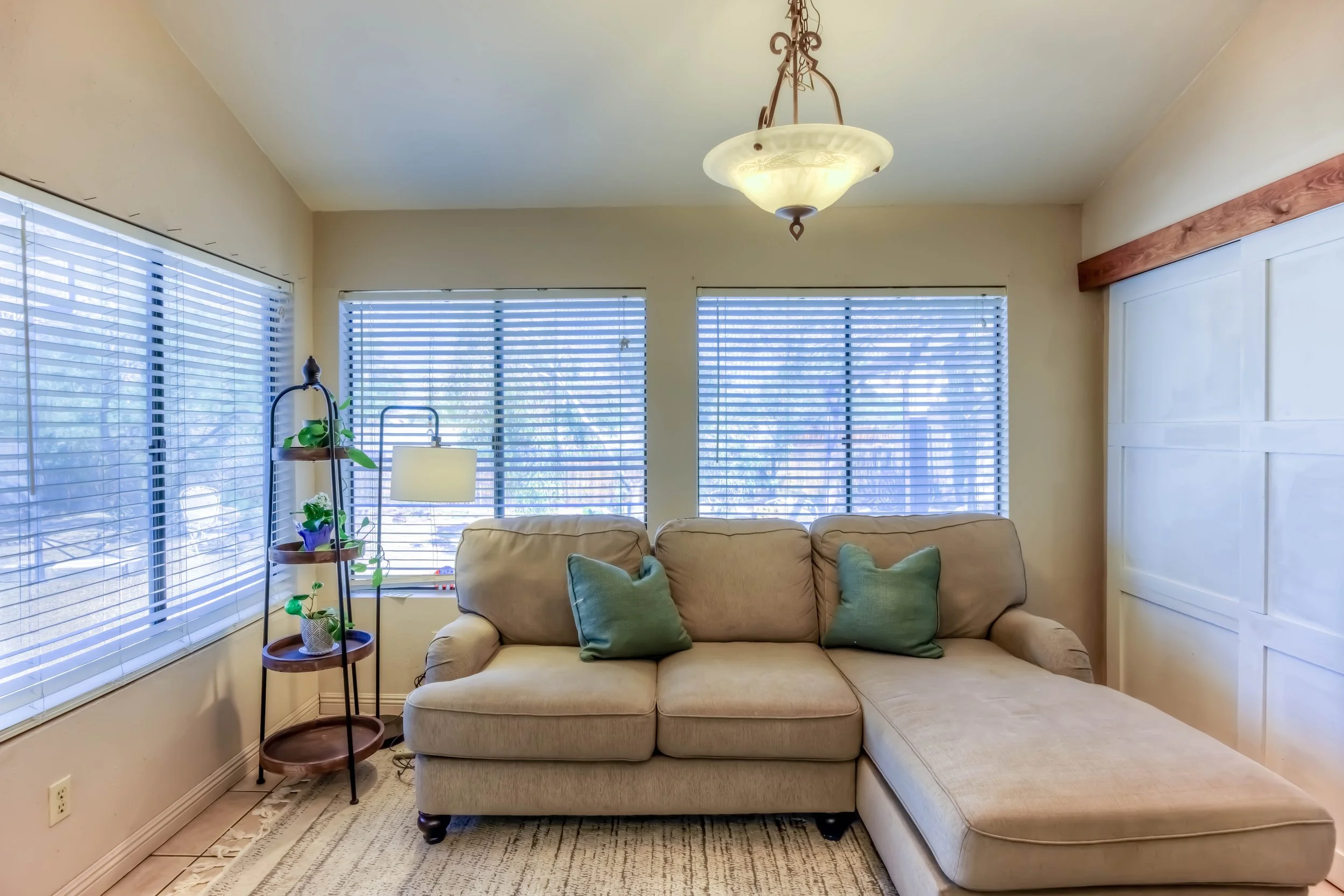 15 Family Room photo b.jpg