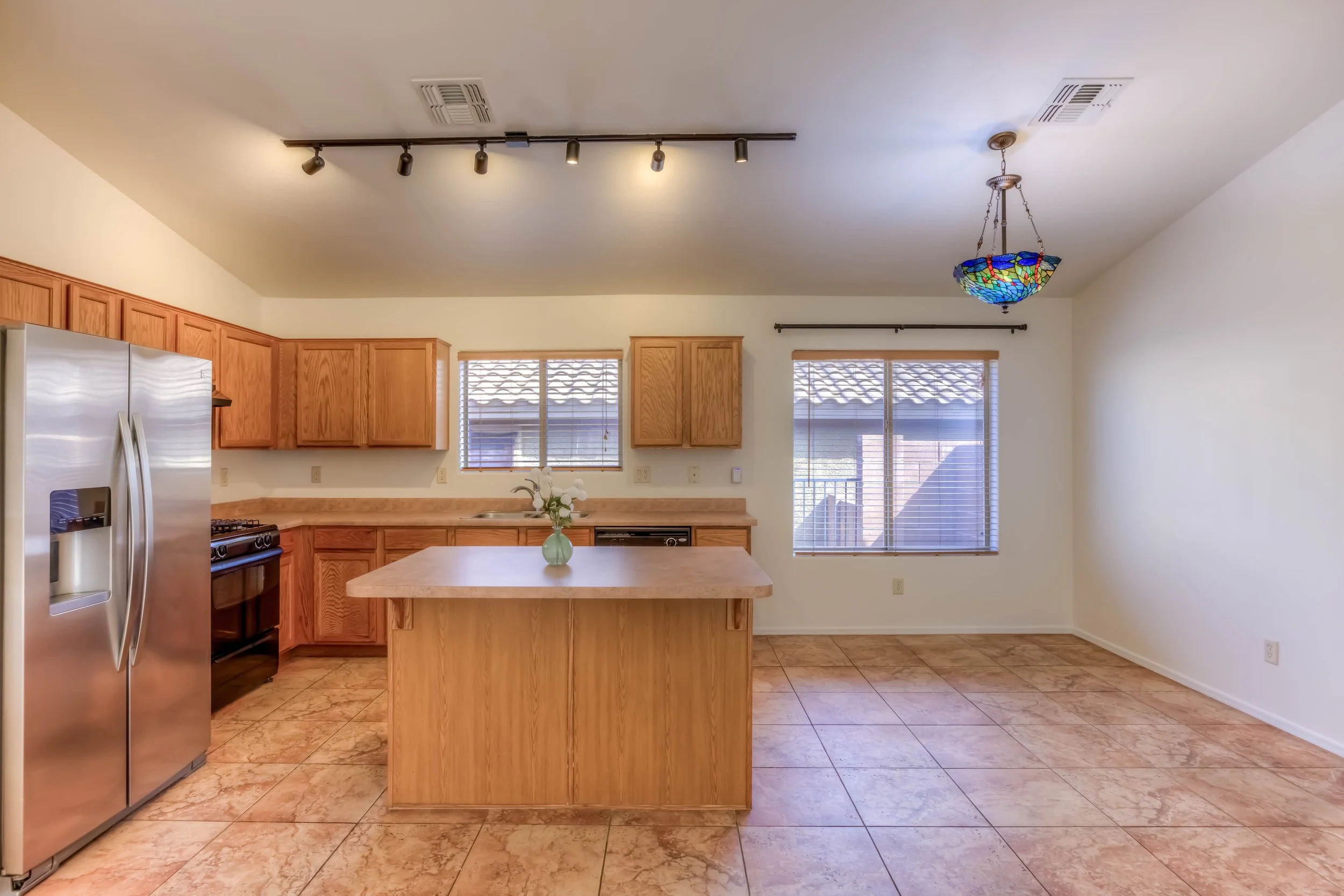 12 Kitchen photo b.jpg