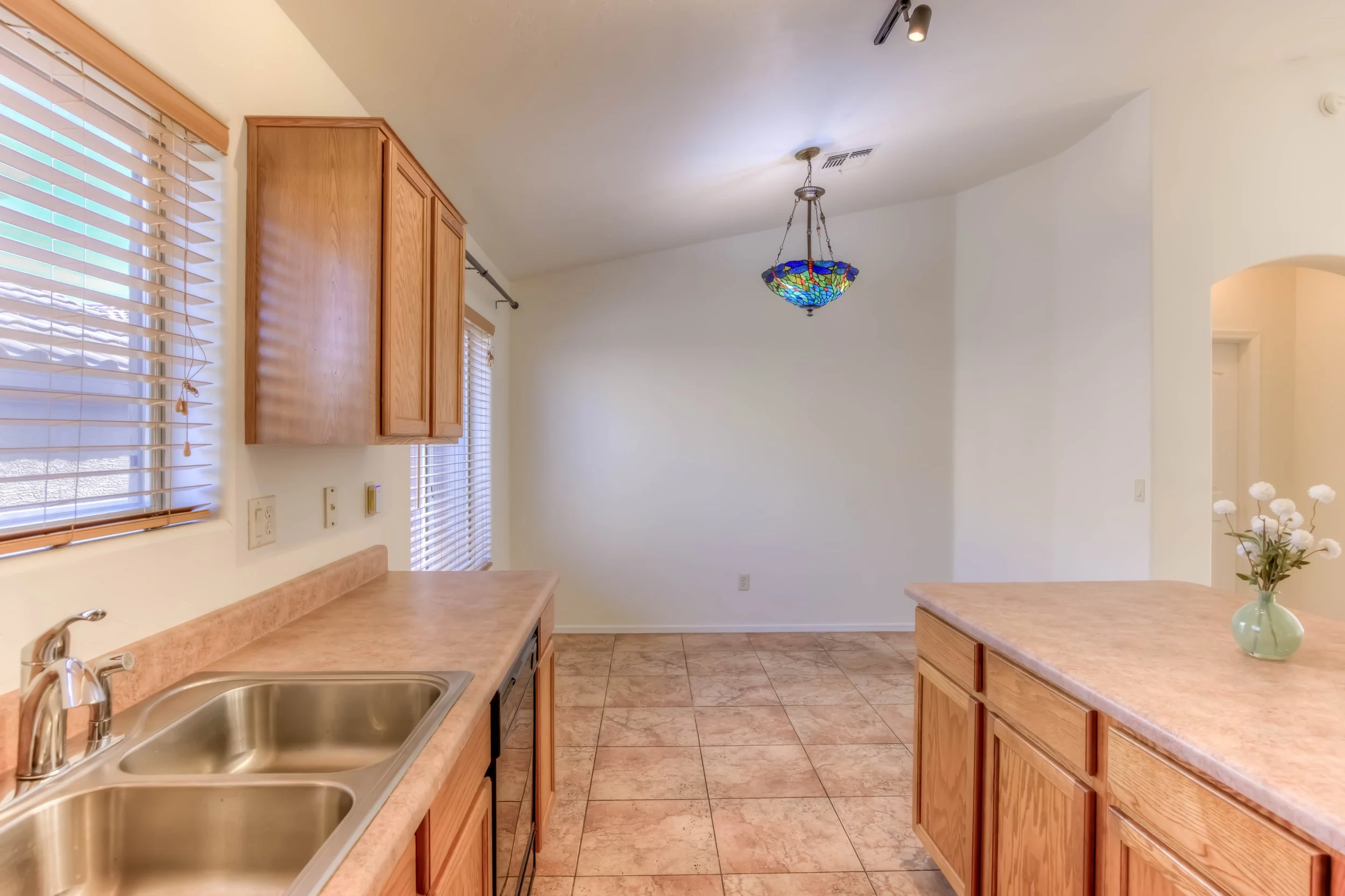 14 Kitchen photo d.jpg