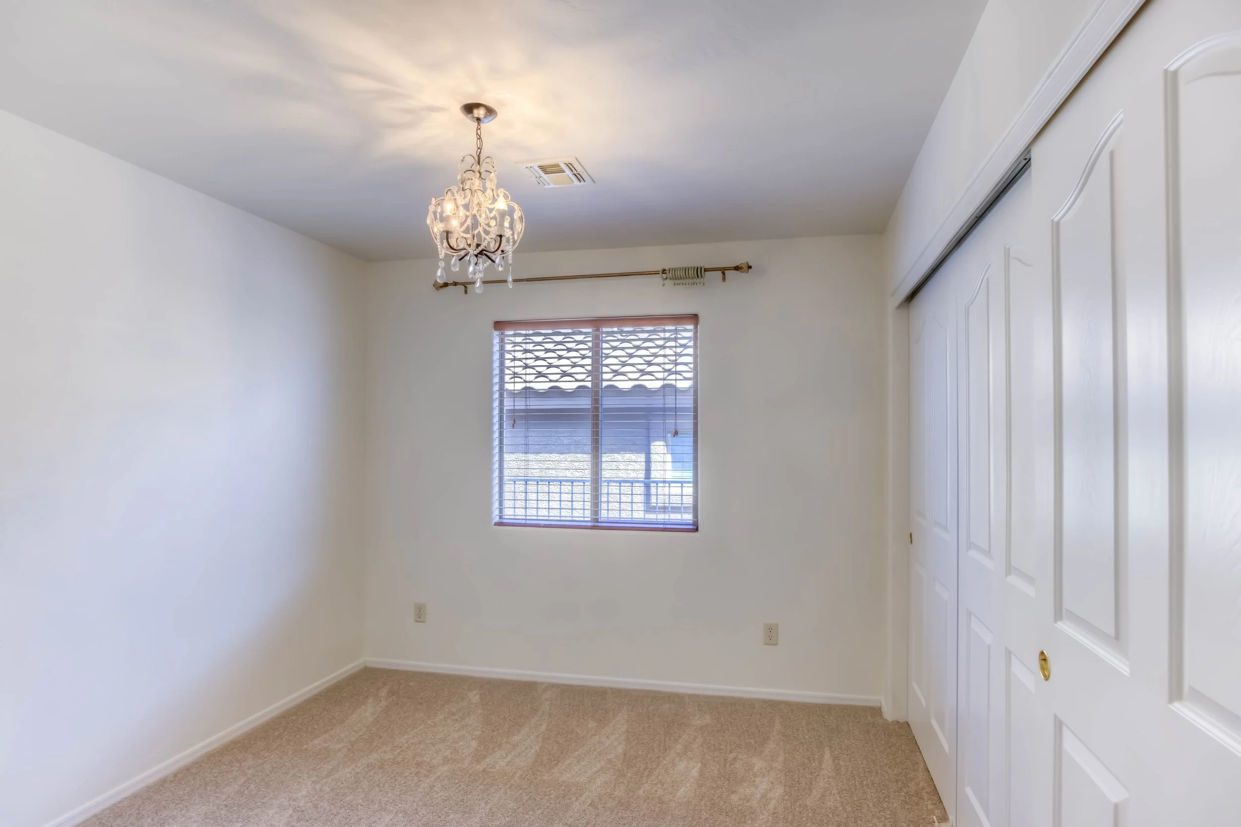 21 Bedroom 1 photo a.jpg