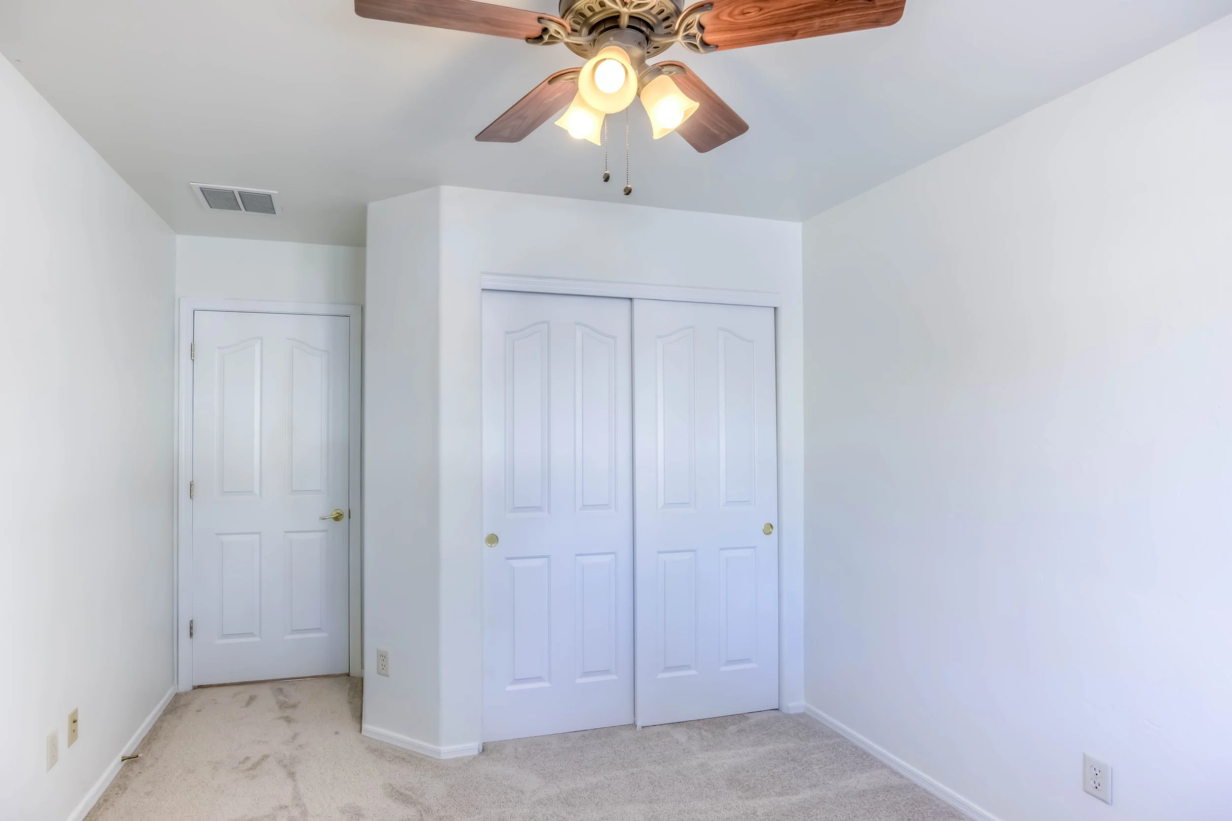 25 Bedroom 2 photo b.jpg