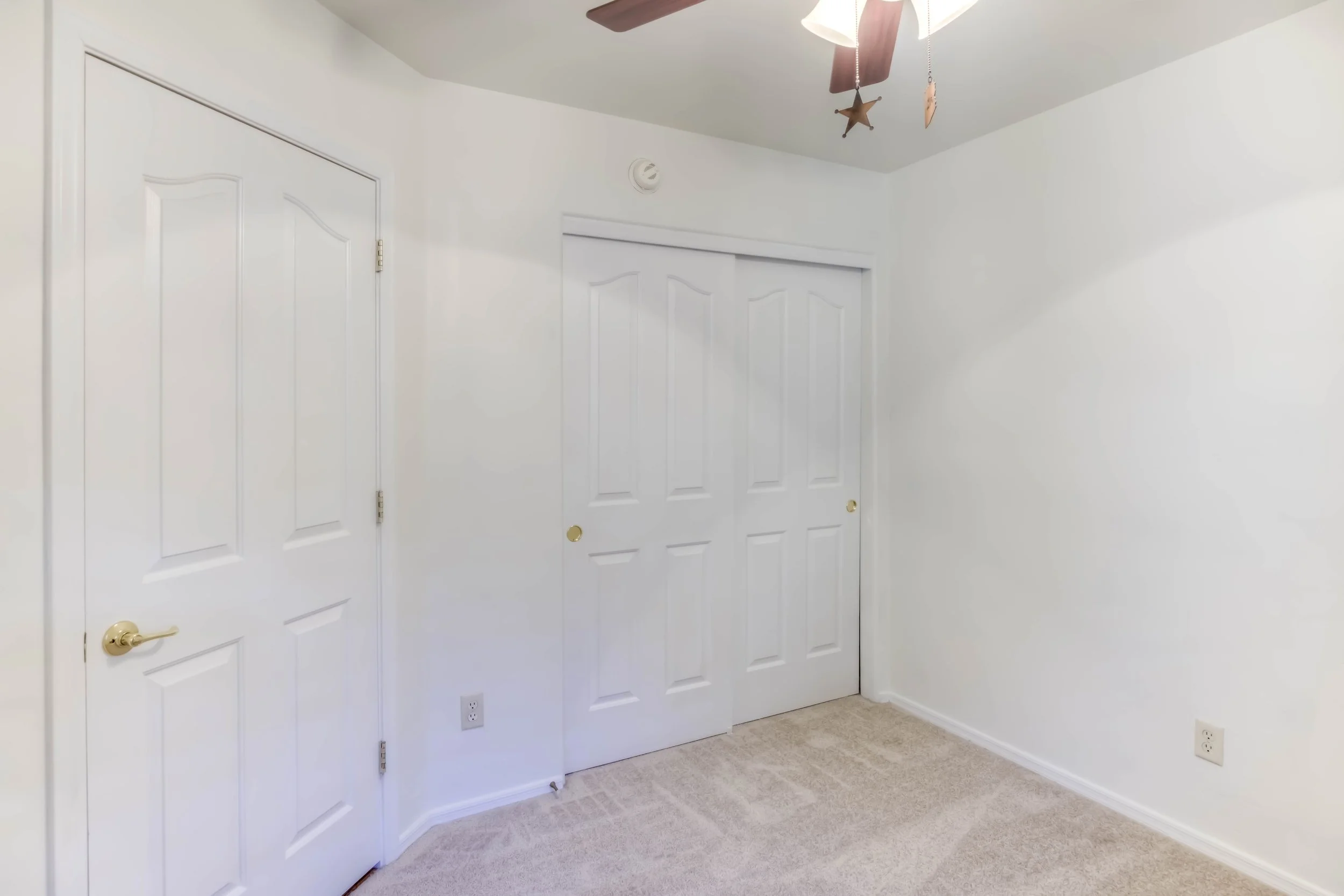 29 Bedroom 3 photo a.jpg