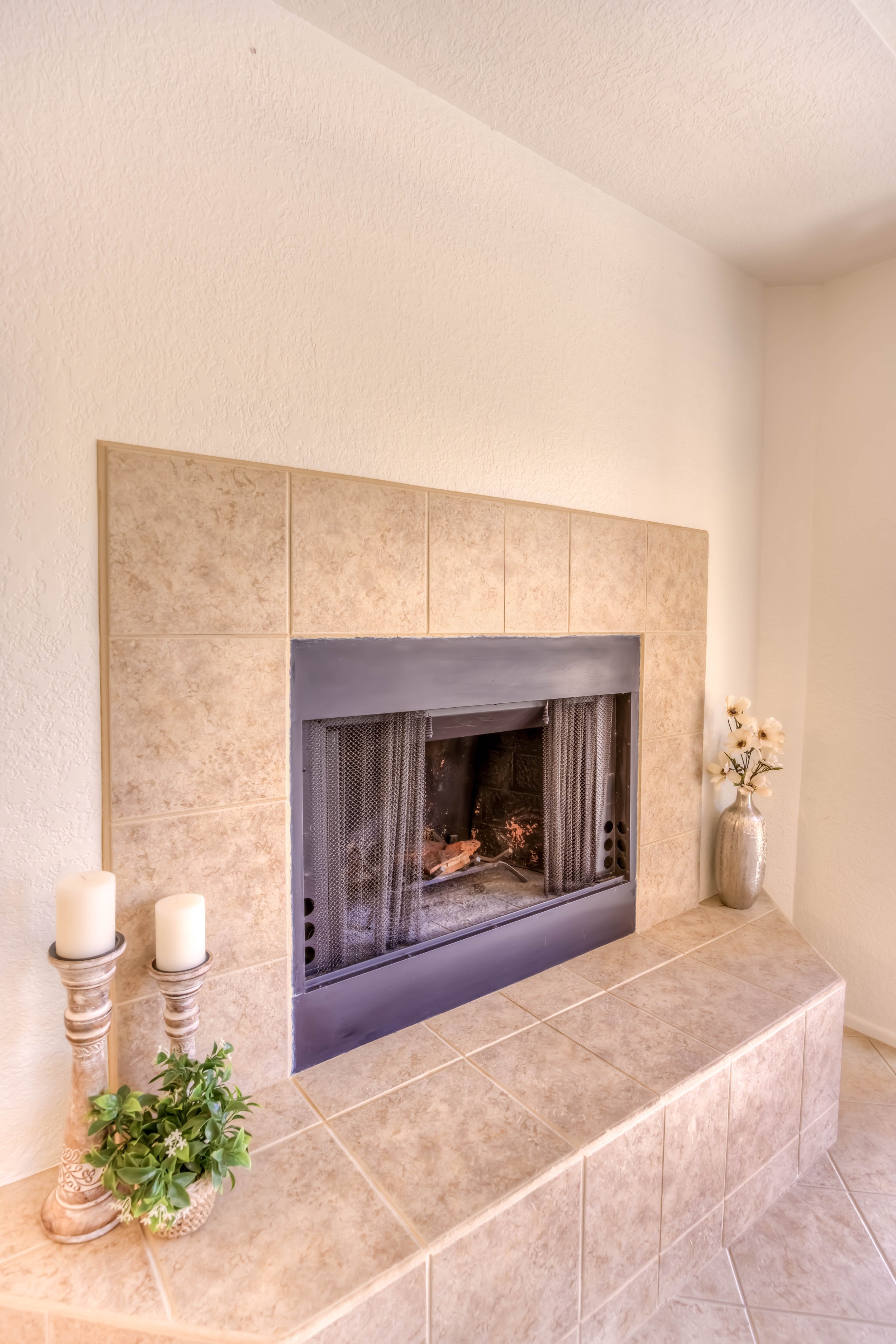 10 Living Room photo d.jpg