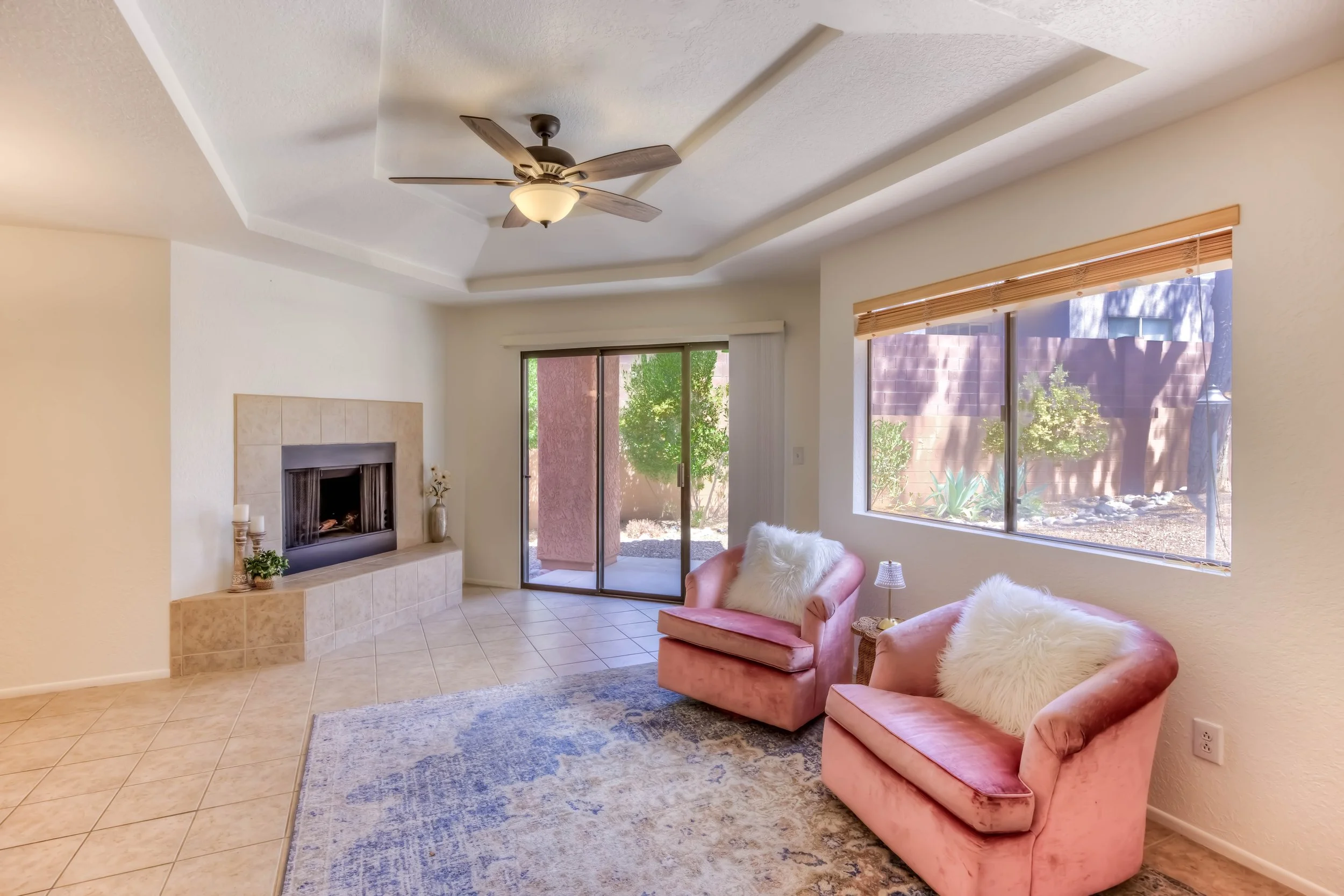 11 Living Room photo e.jpg