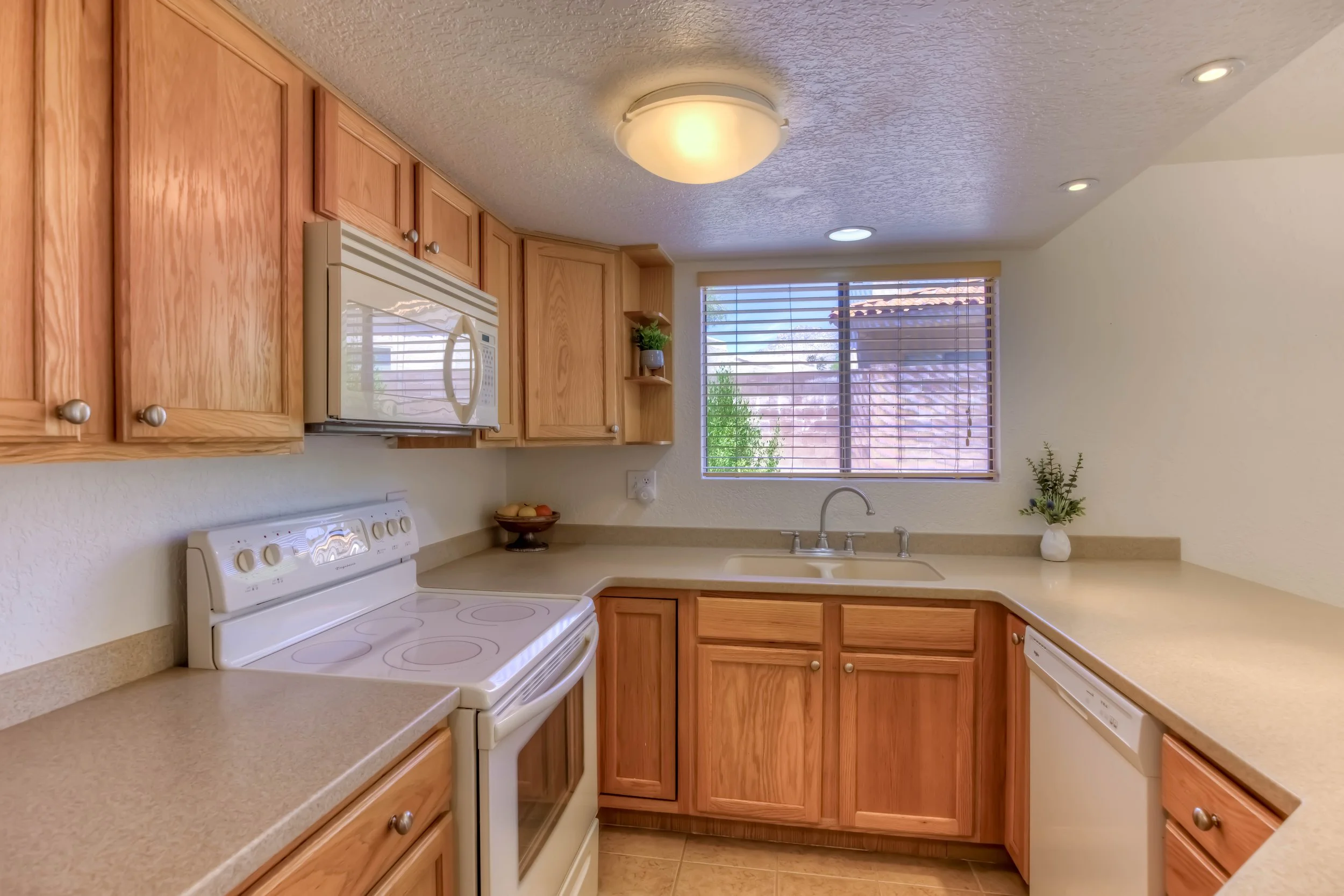 16 Kitchen photo c.jpg