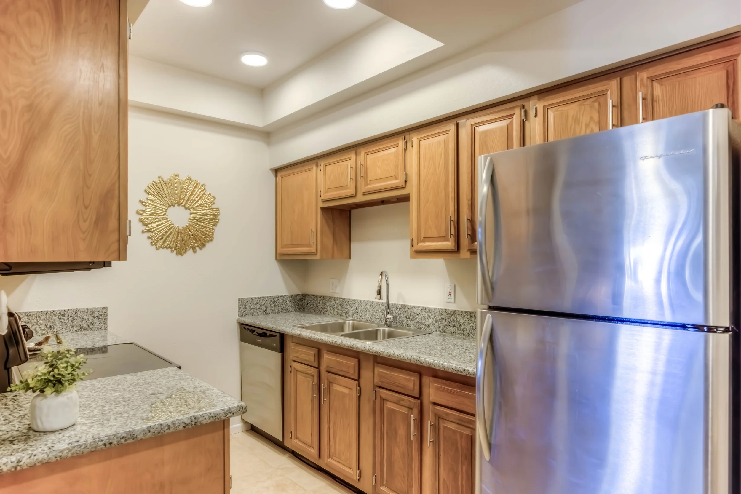 17 Kitchen photo a.jpg