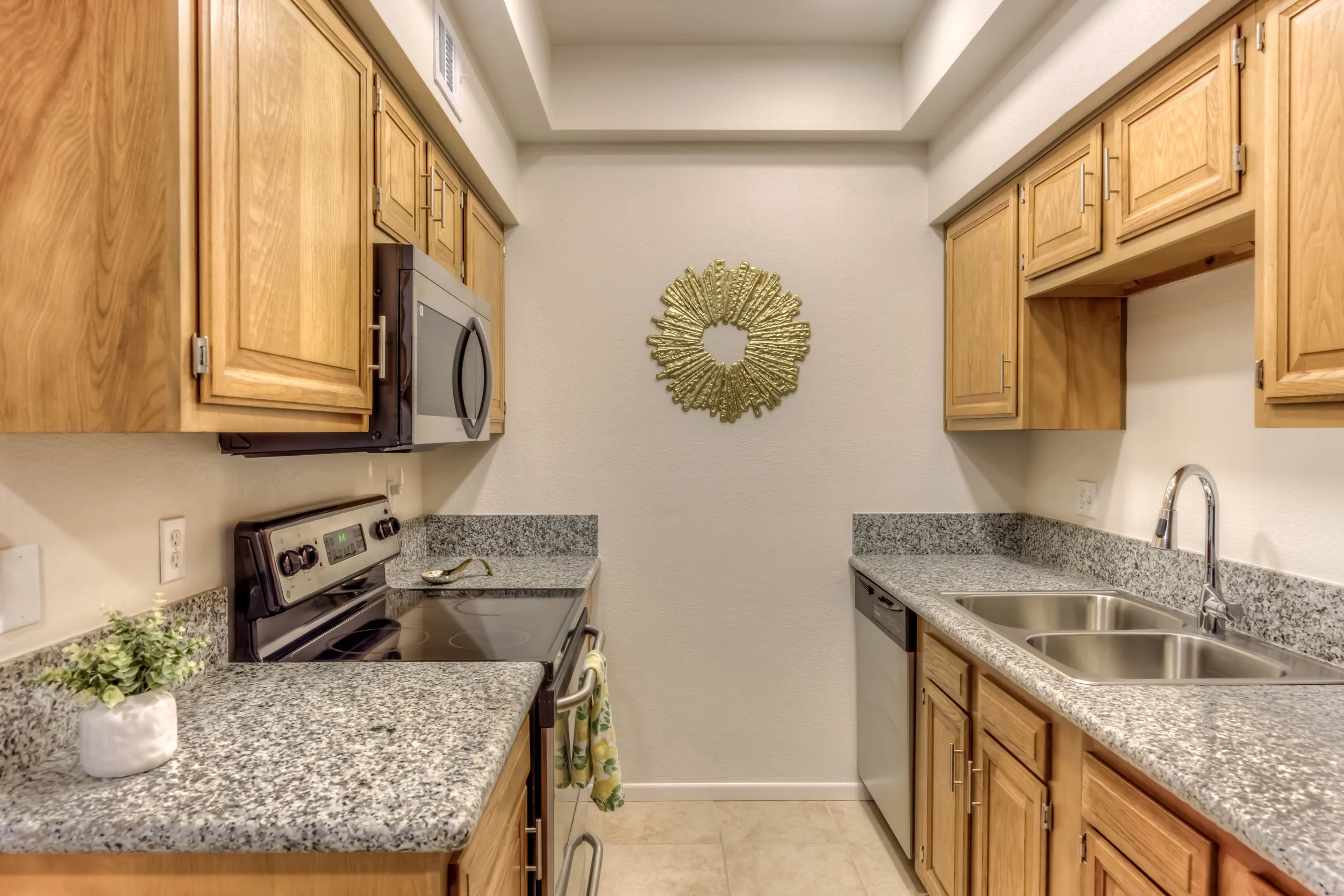 18 Kitchen photo b.jpg