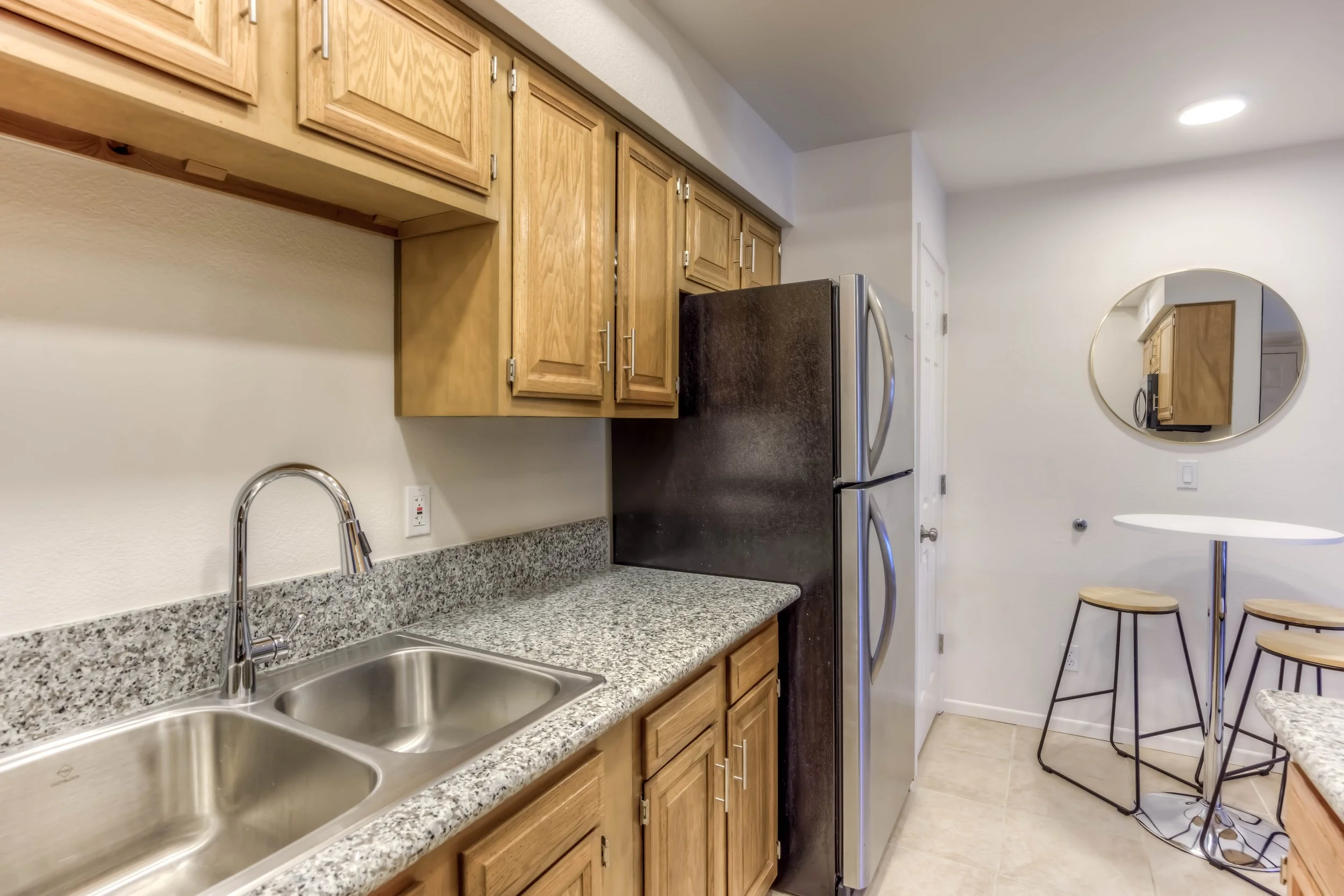 20 Kitchen photo d.jpg