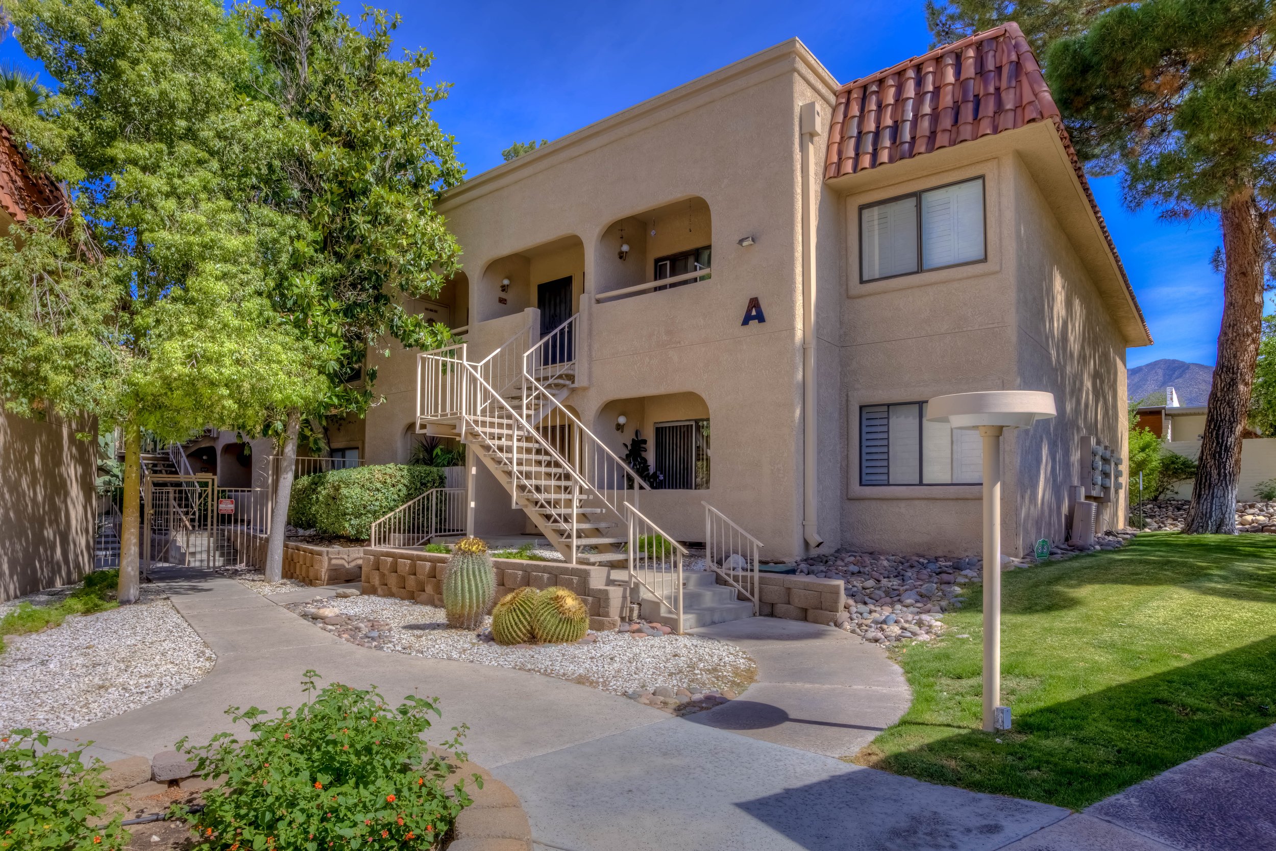 29 Exterior photo e.jpg