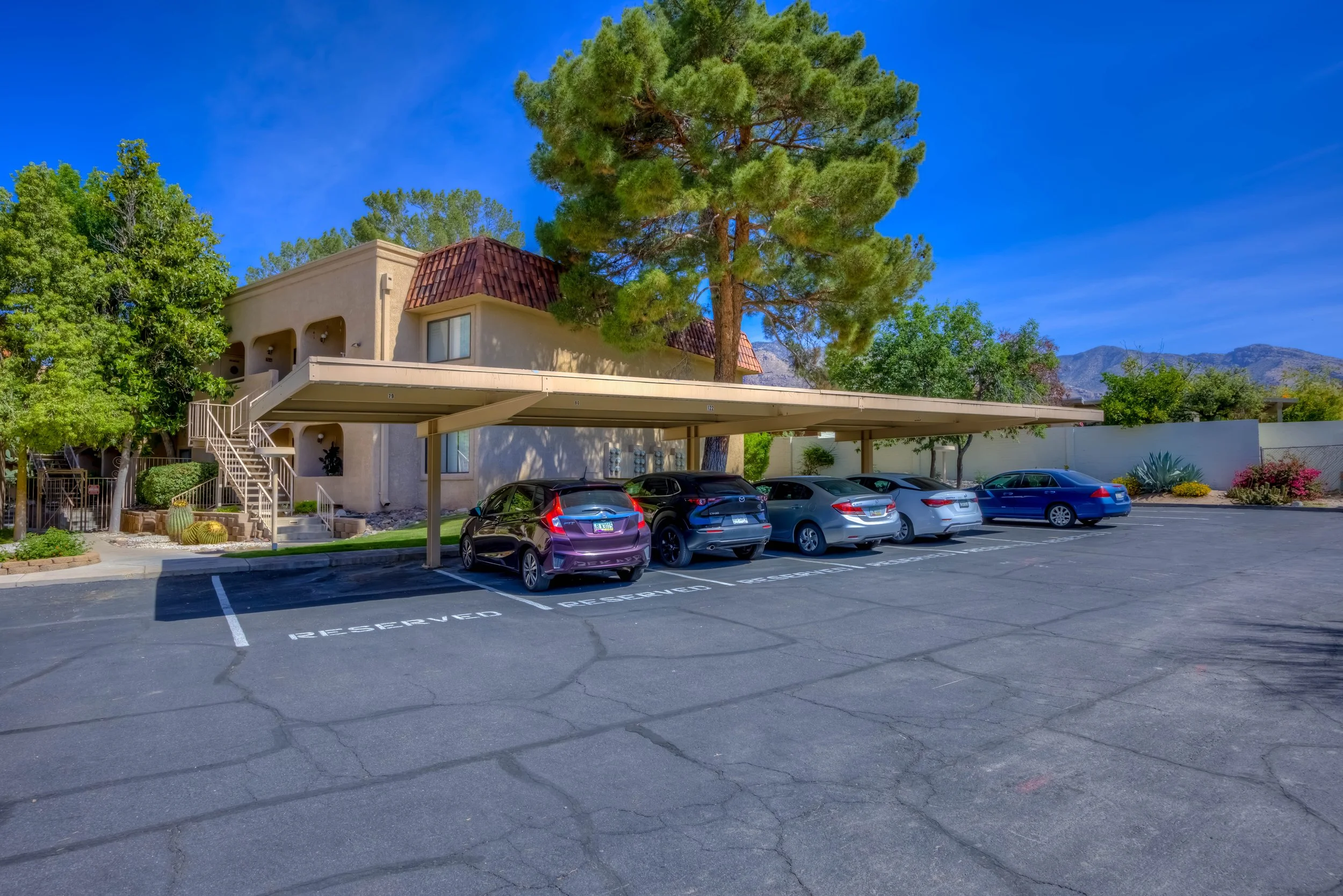 30 Exterior photo f.jpg