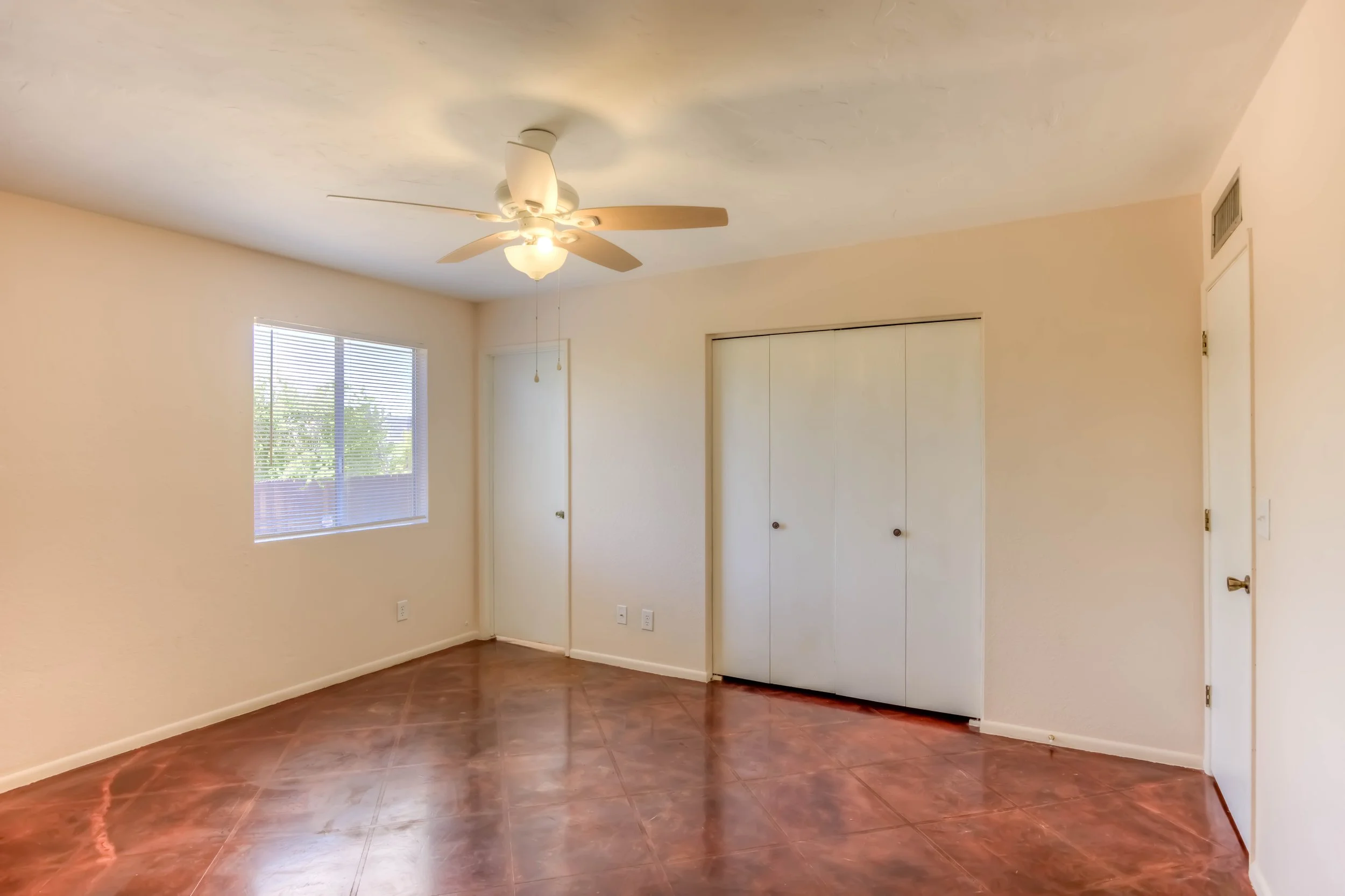 19 Main Bedroom photo c.jpg