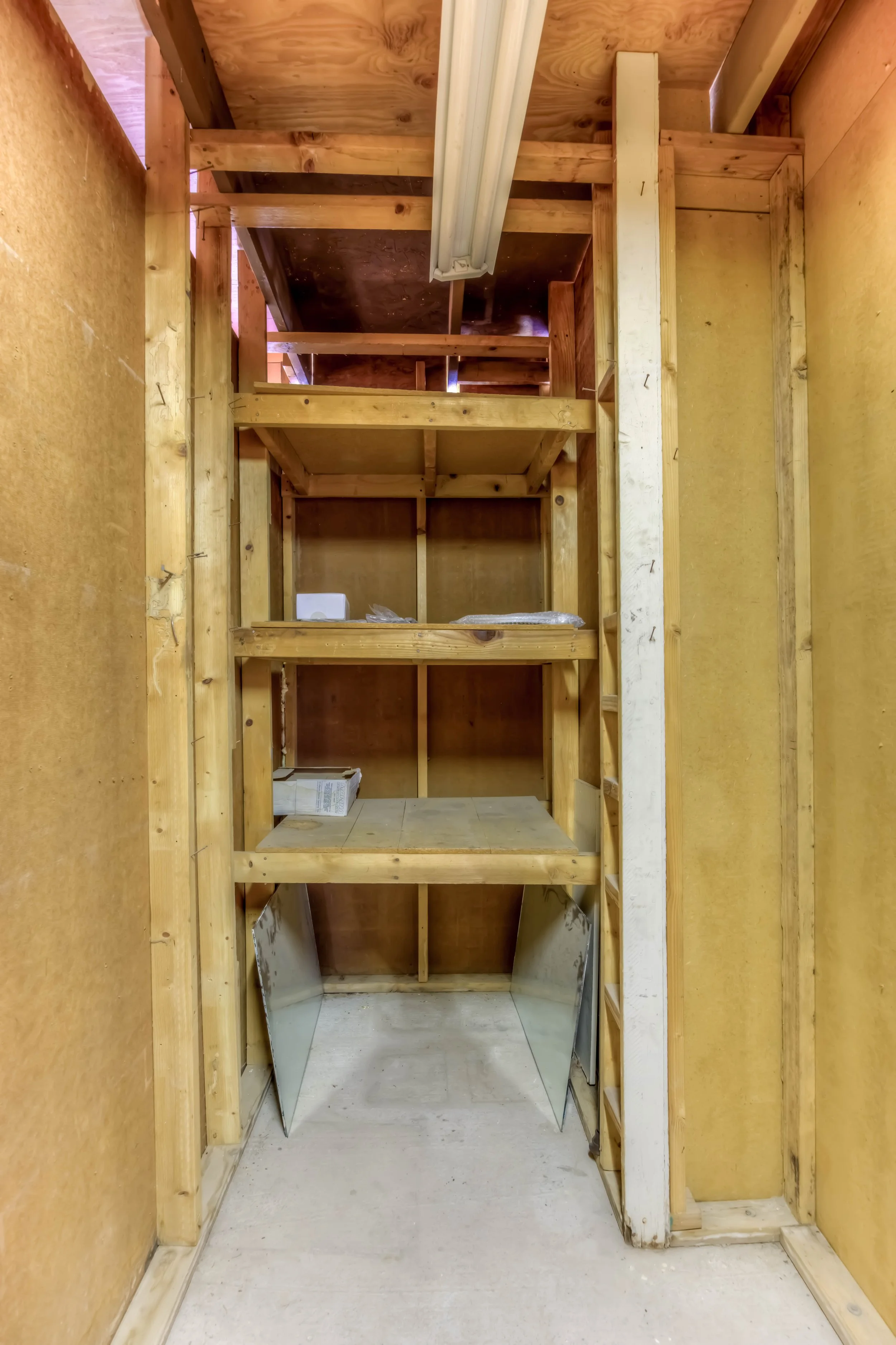 27 Outdoor Storage photo b.jpg