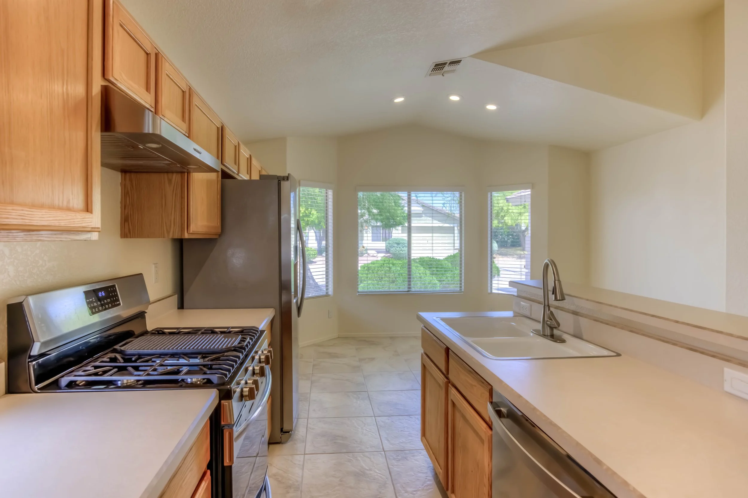 12 Kitchen photo d.jpg