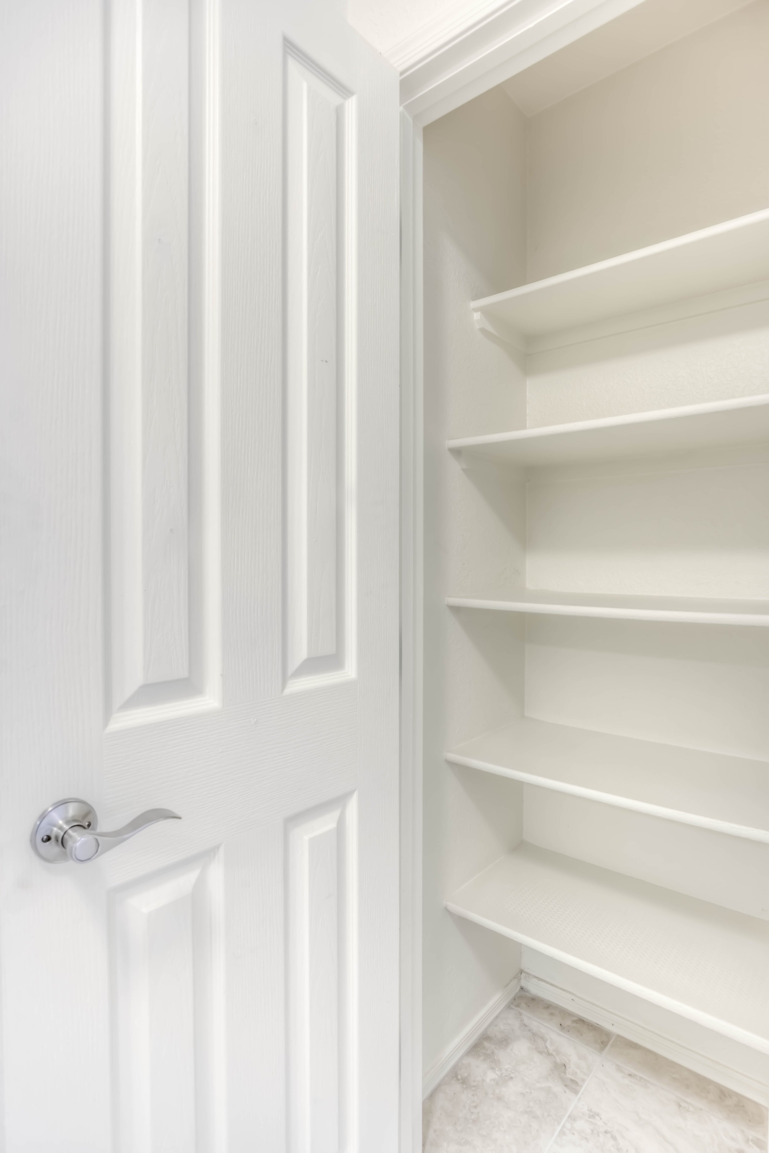 23 Linen Closet.jpg