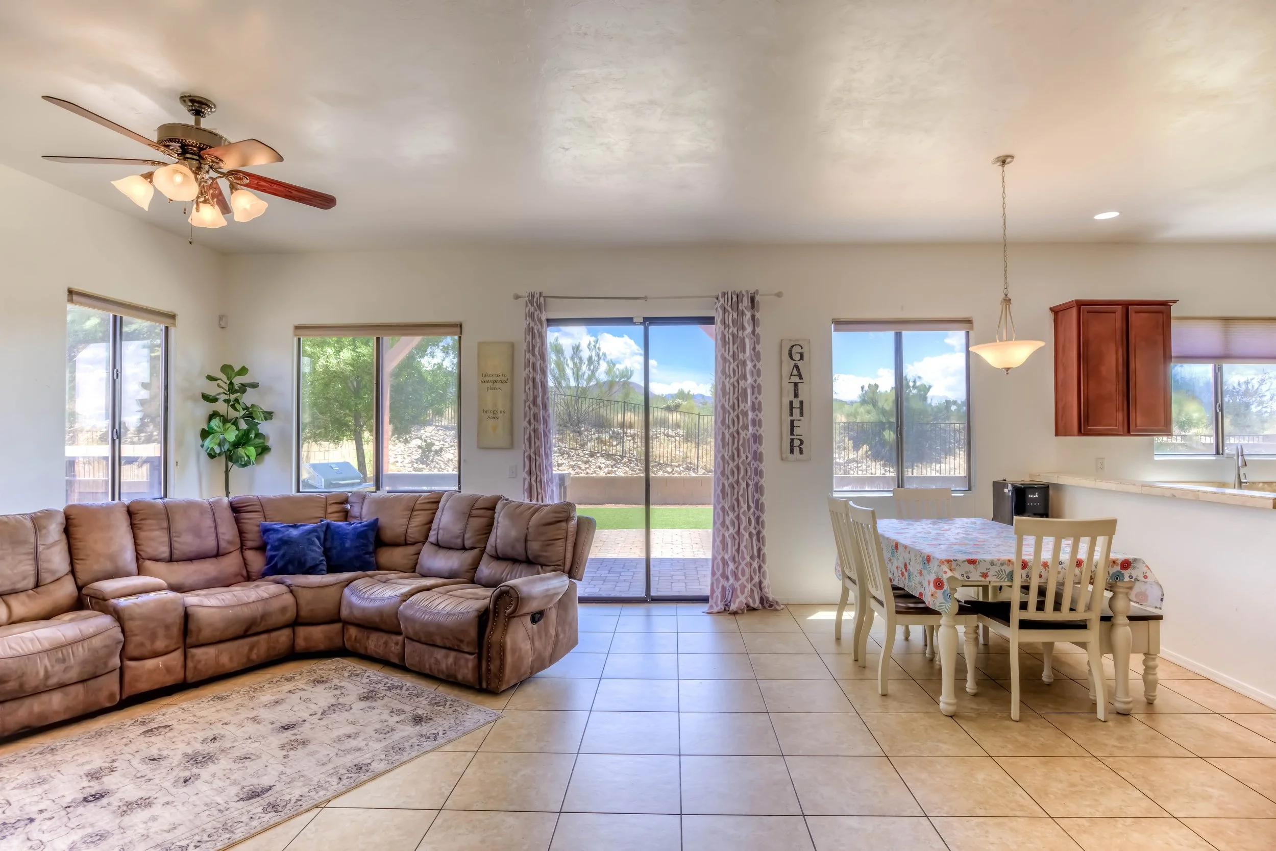 15 Family Room photo a.jpg