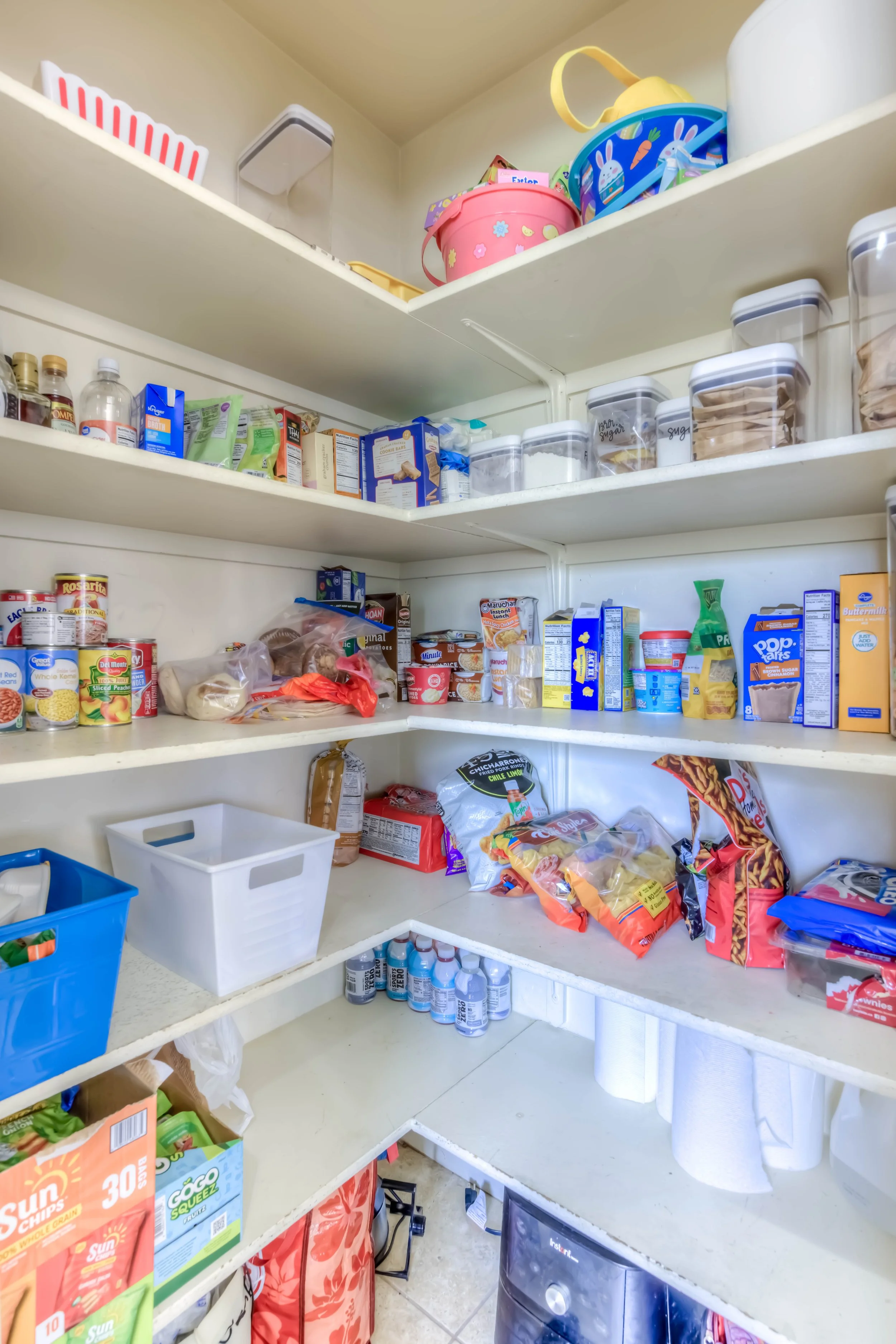 20 Kitchen photo c.jpg