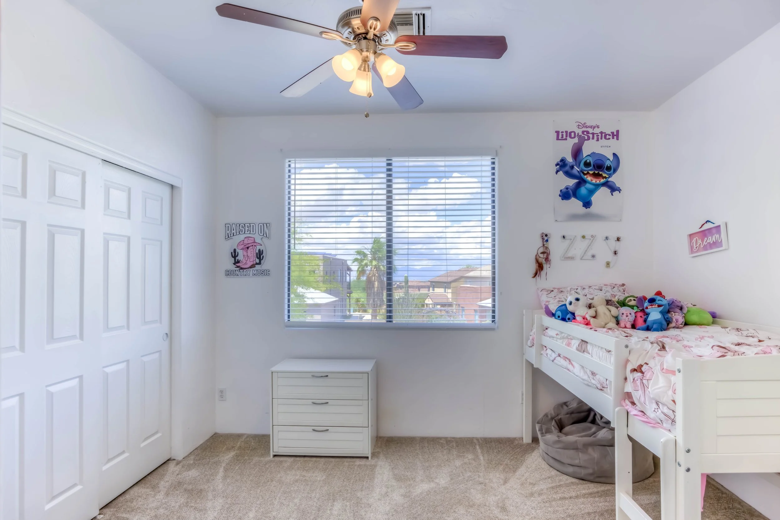 25 Bedroom 2.jpg