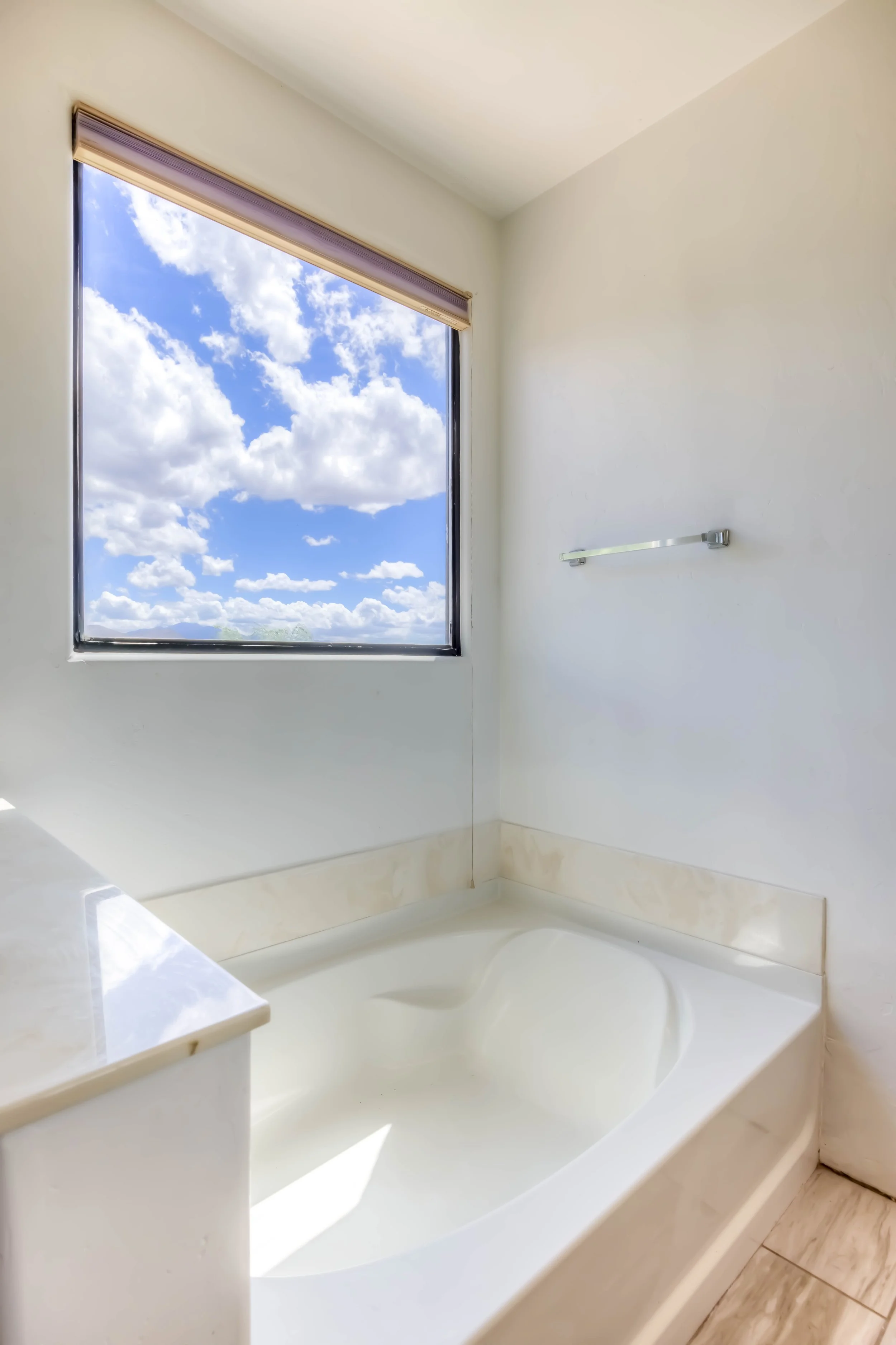 34 Main Bathroom photo c.jpg