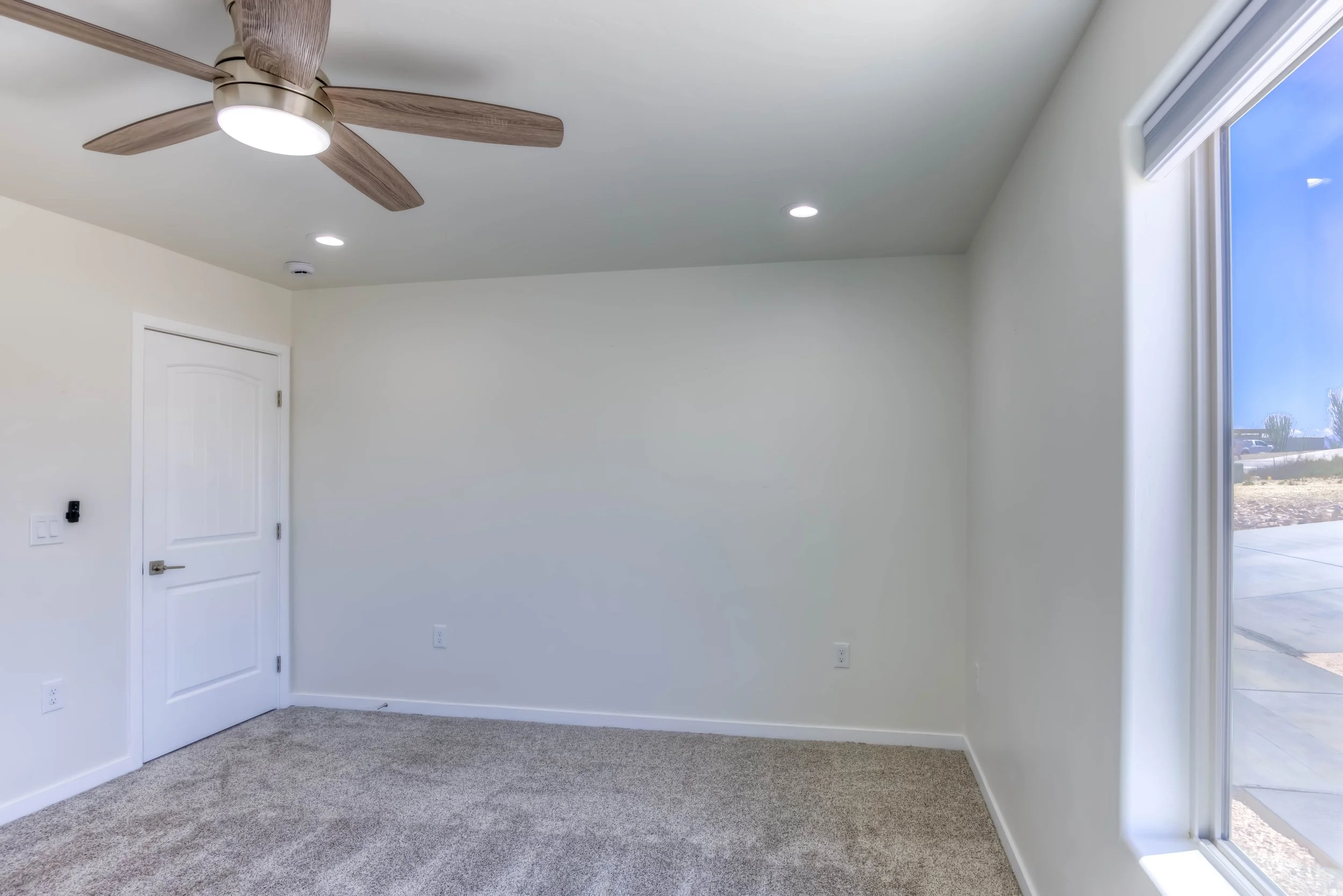 11 Bedroom 1 photo b.jpg