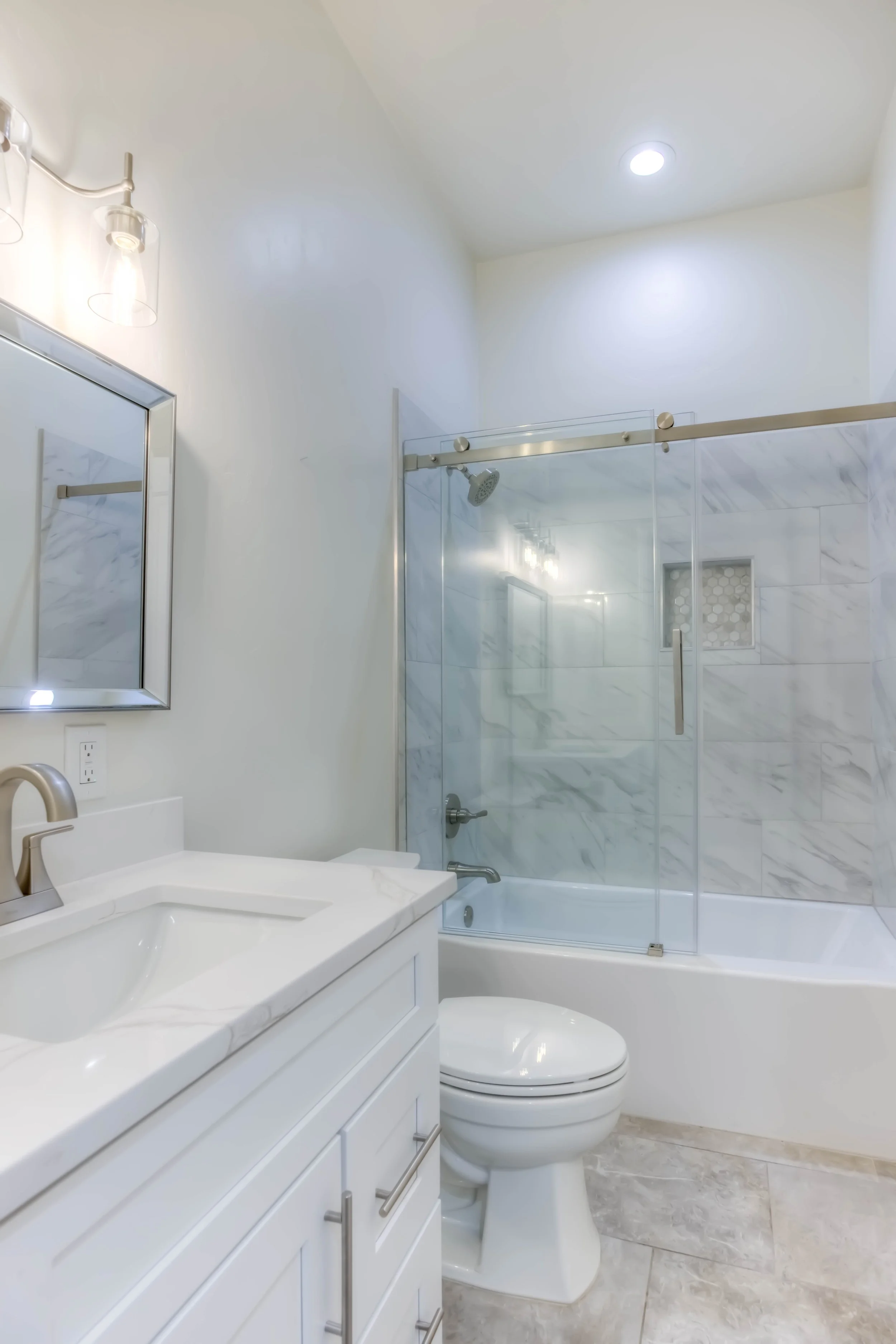 21 Bathroom 2.jpg