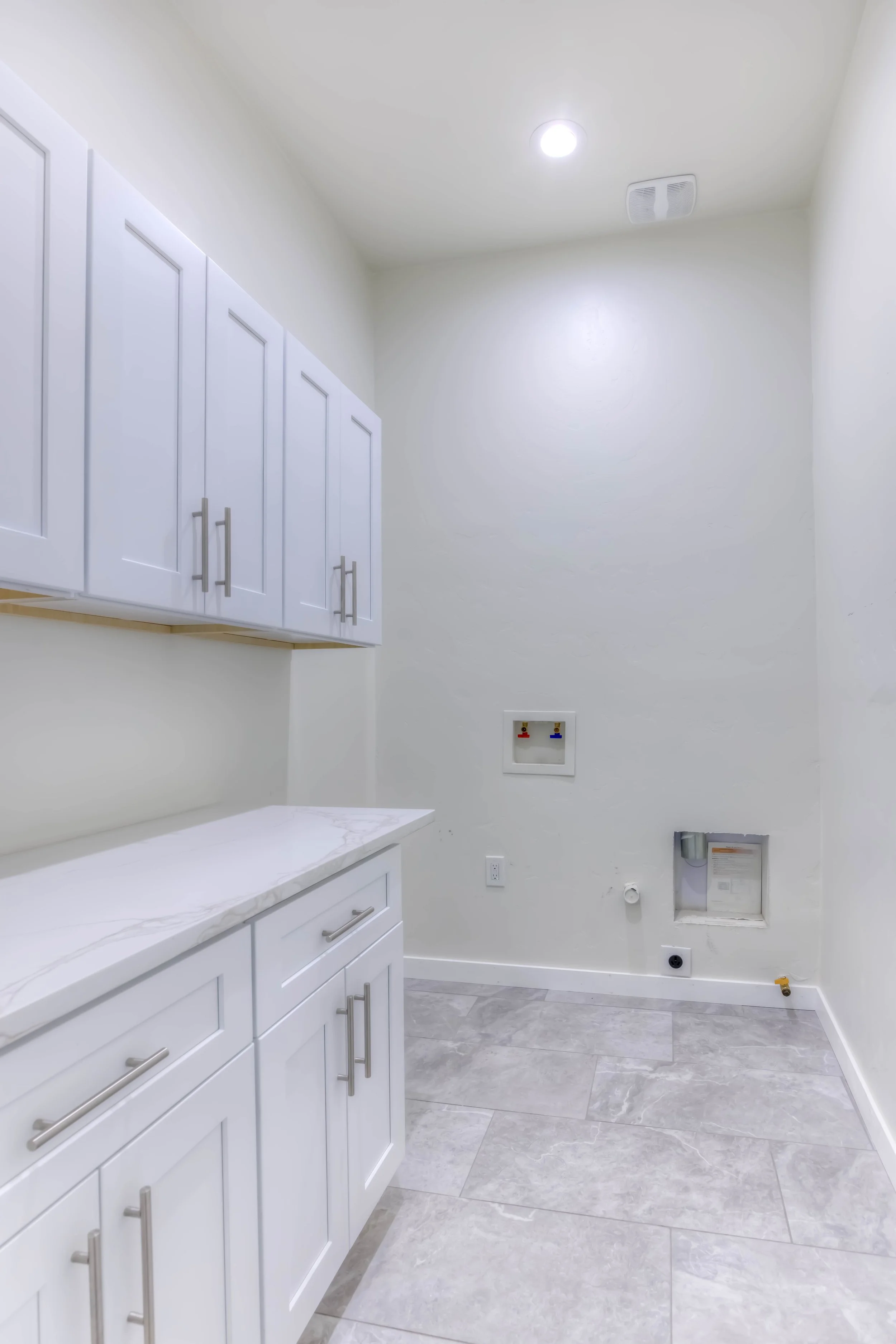 22 Laundry Room.jpg