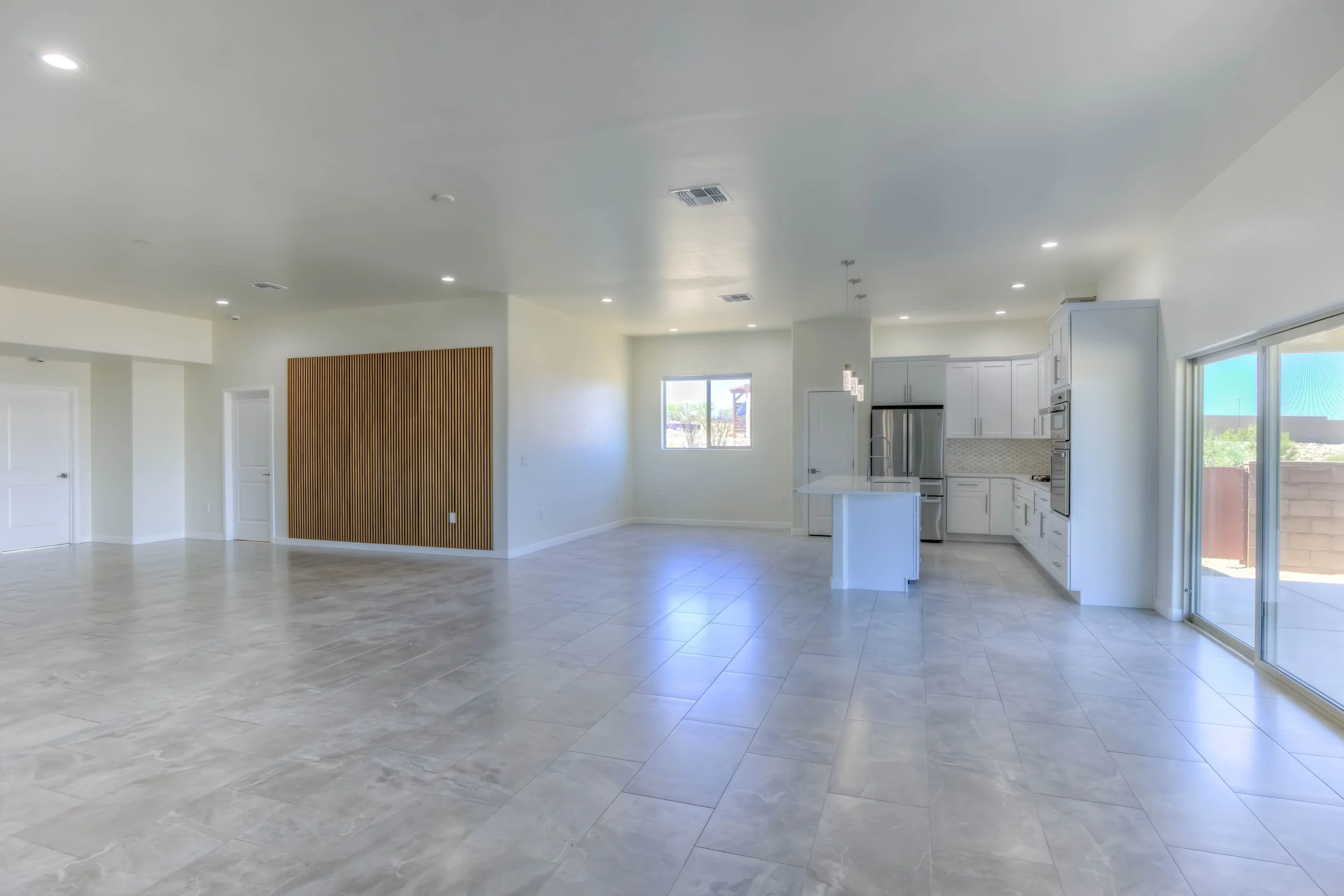 26 Family Room photo b.jpg