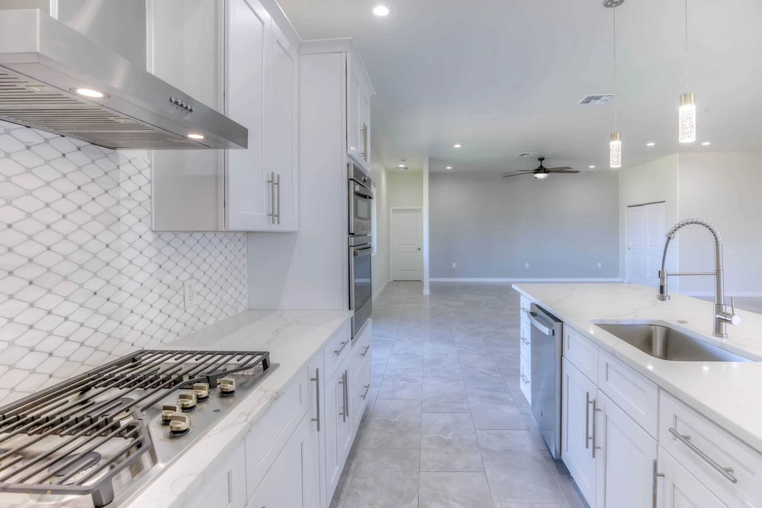 29 Kitchen photo c.jpg