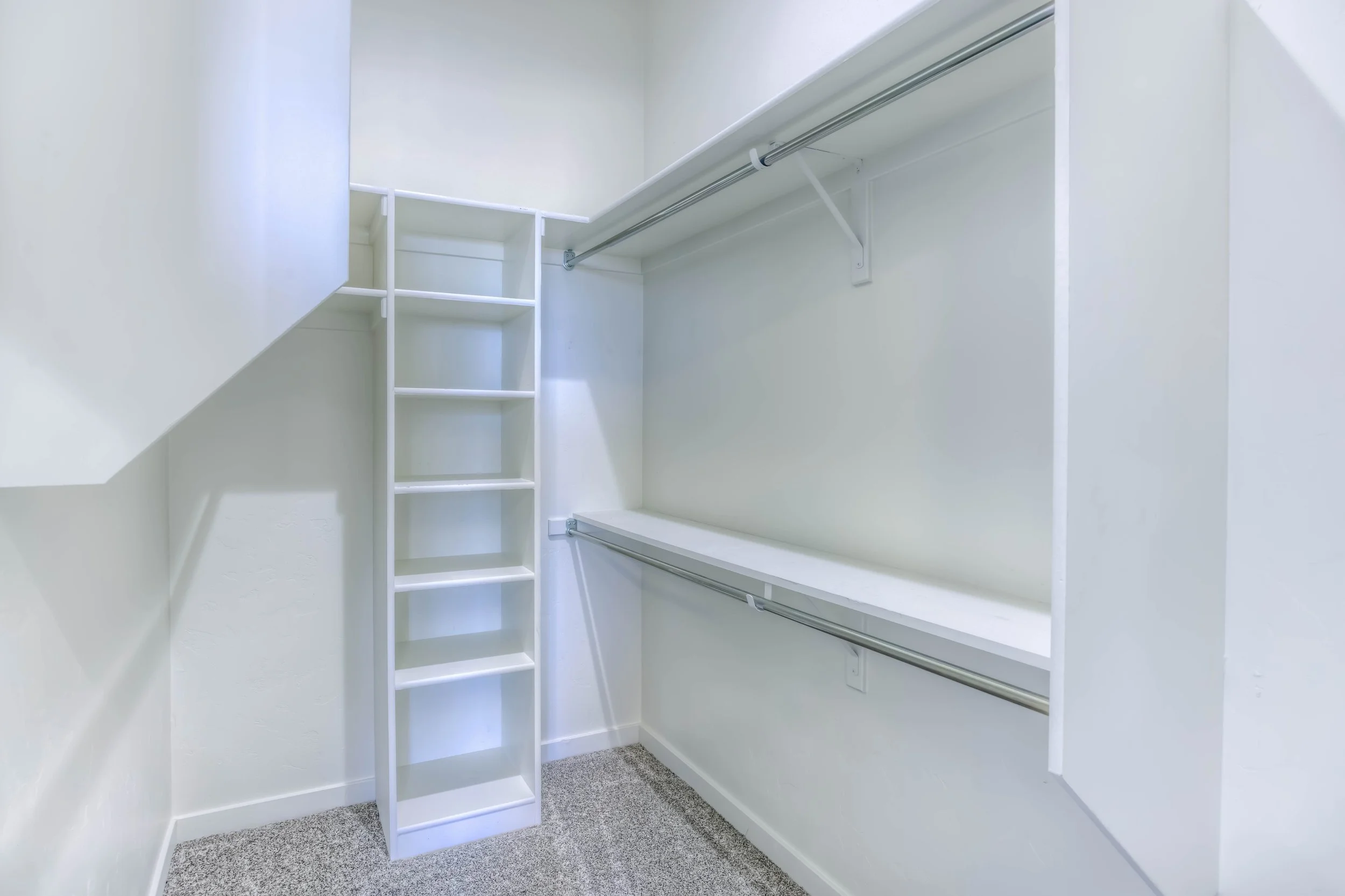 33 Main Bedroom Closet.jpg