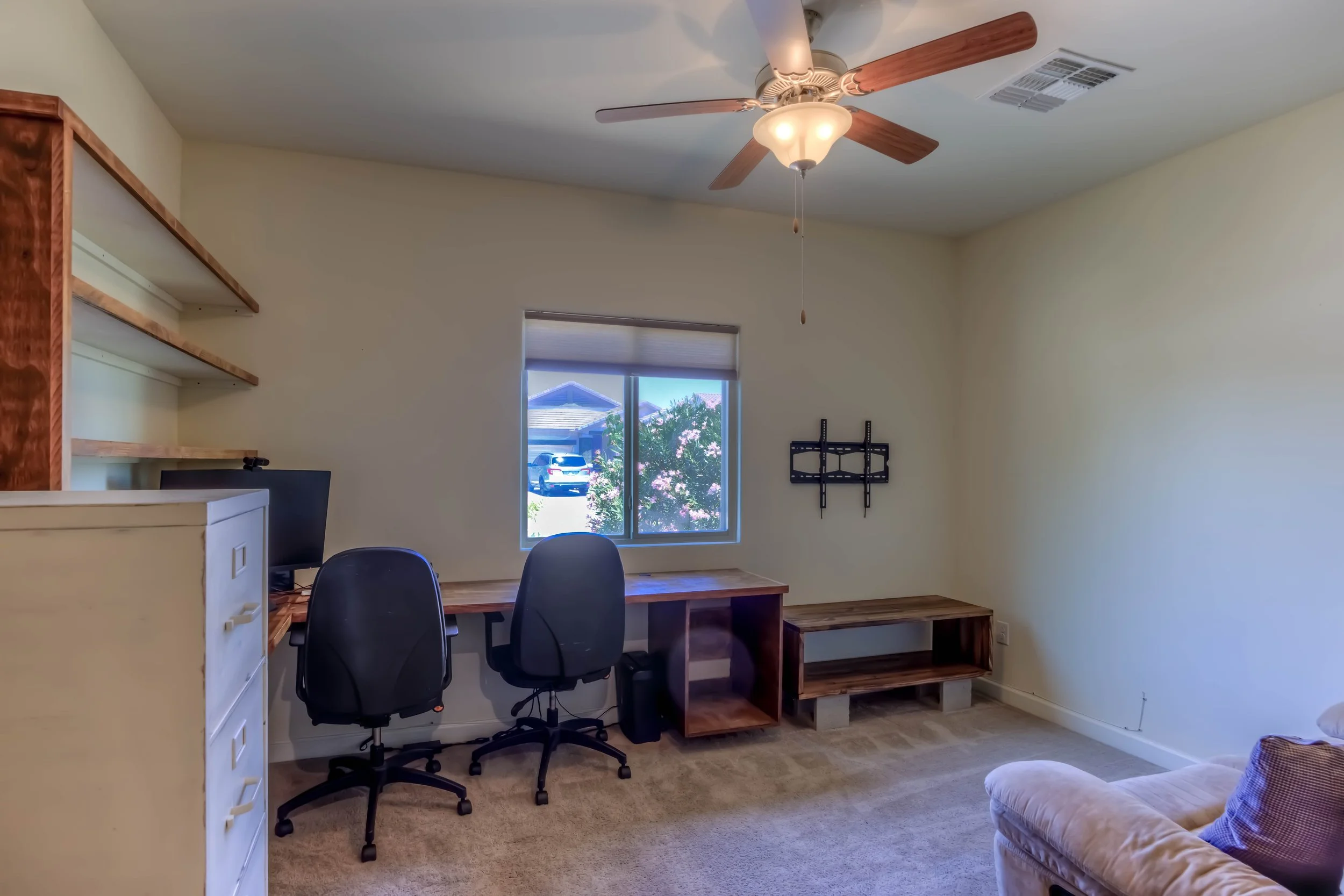 8 Living Room.jpg