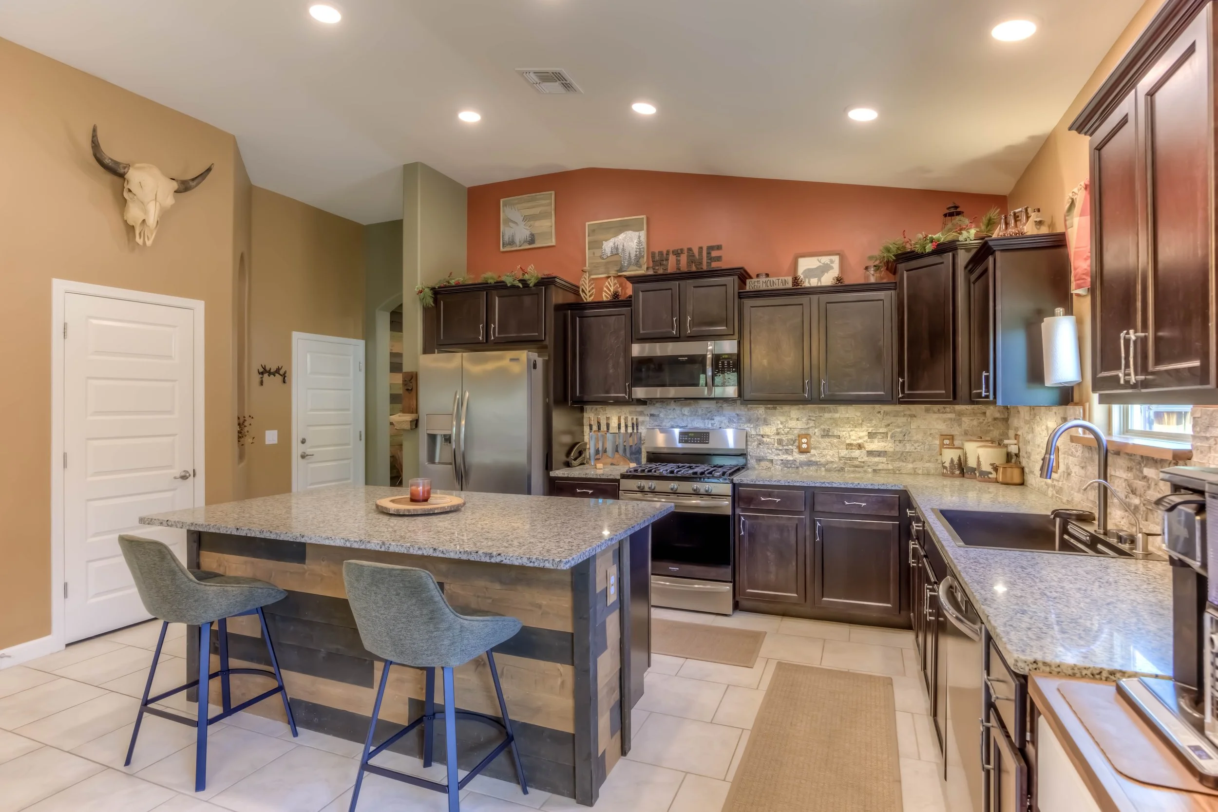 14 Kitchen photo d.jpg