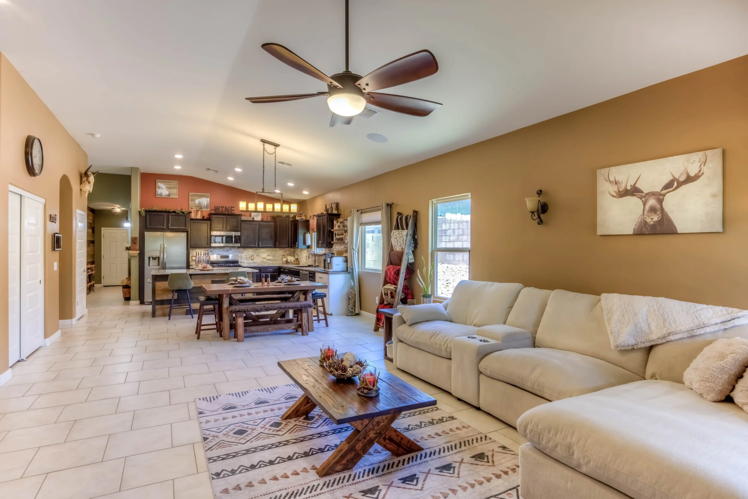 17 Family Room photo b.jpg