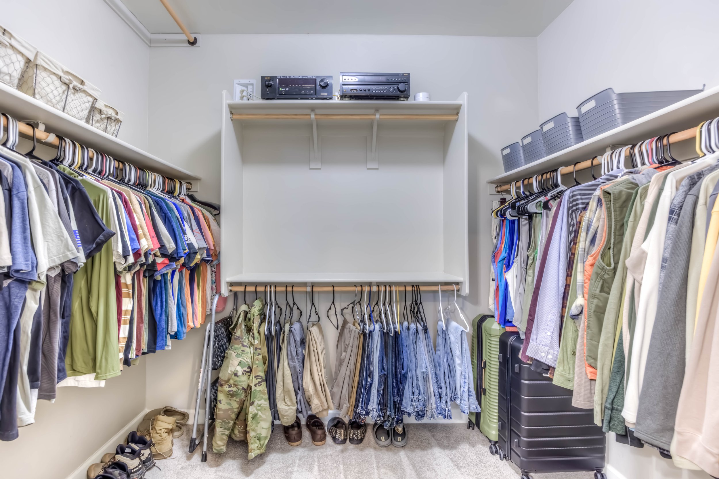 23 Main Bedroom Closet.jpg
