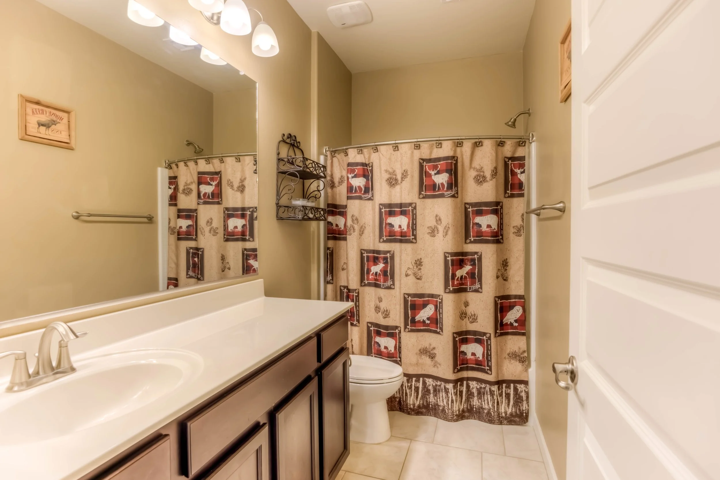 29 Bathroom 2.jpg