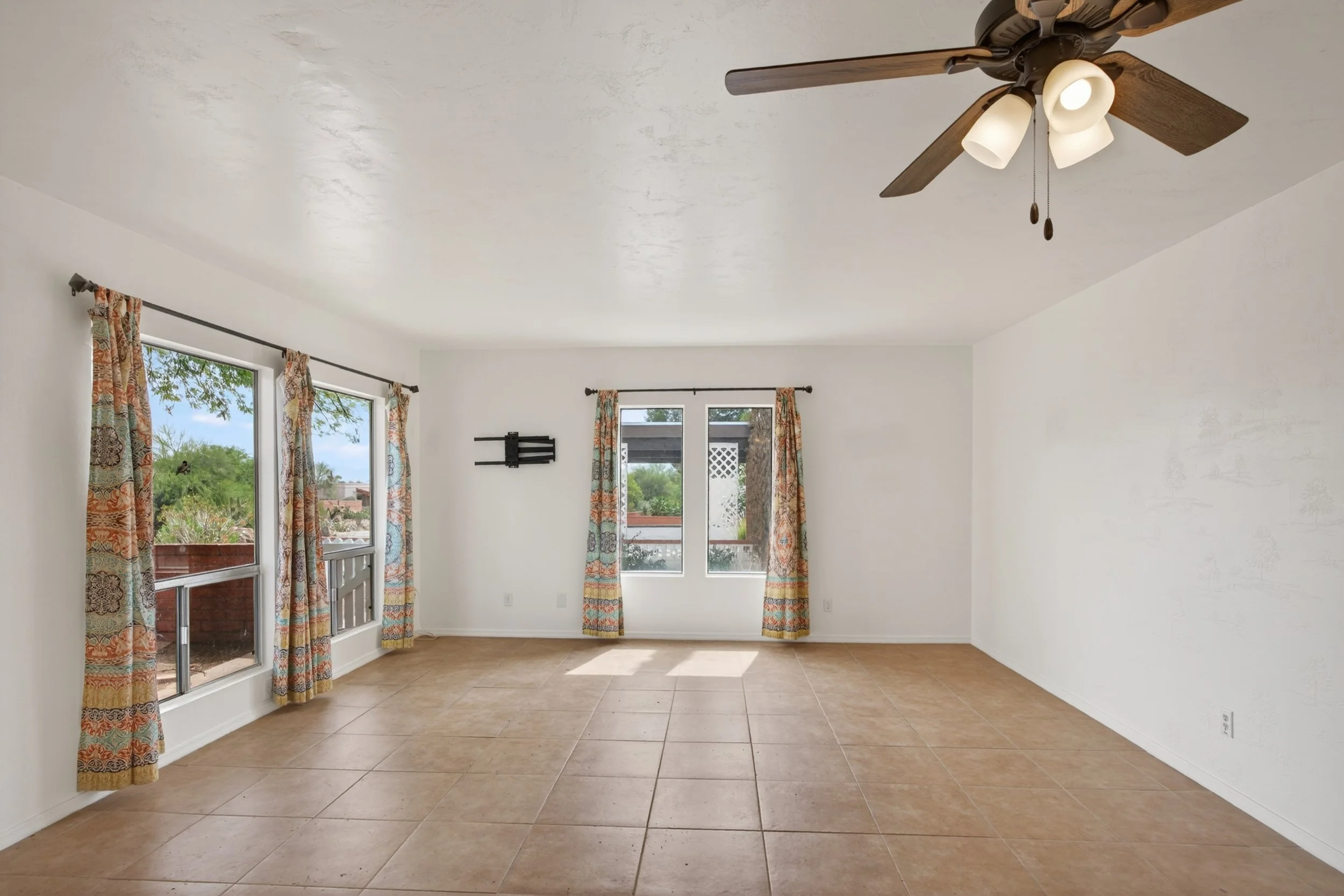 9 Living Room photo b.jpg