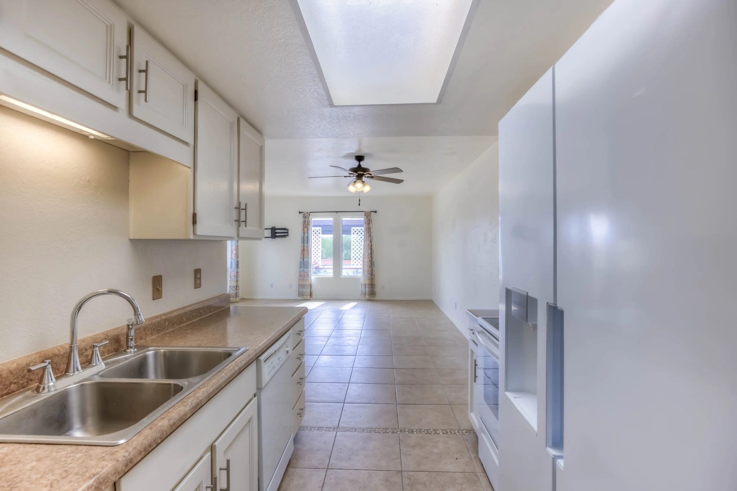 12 Kitchen photo b.jpg