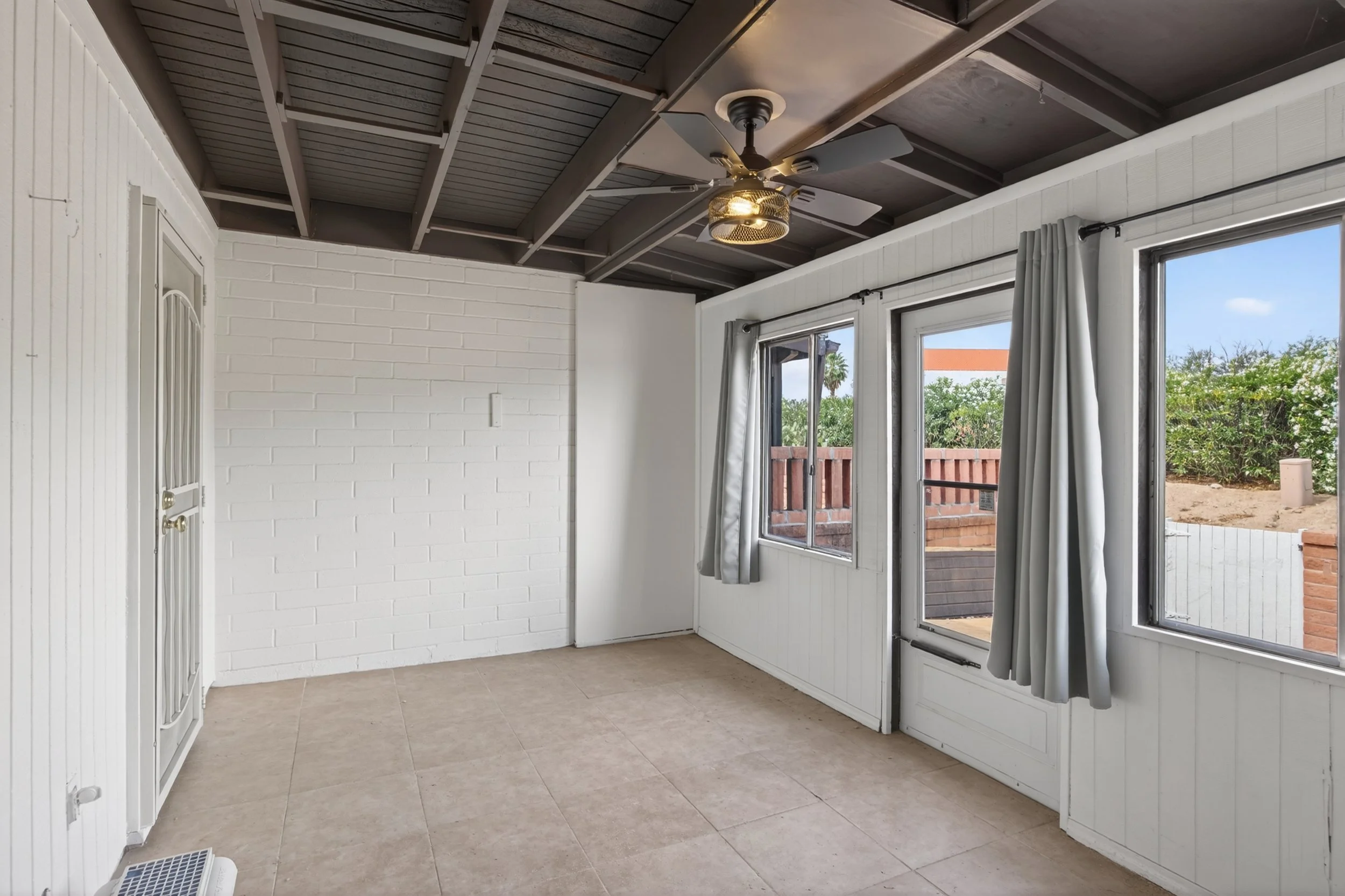 15 Arizona Room photo b.jpg
