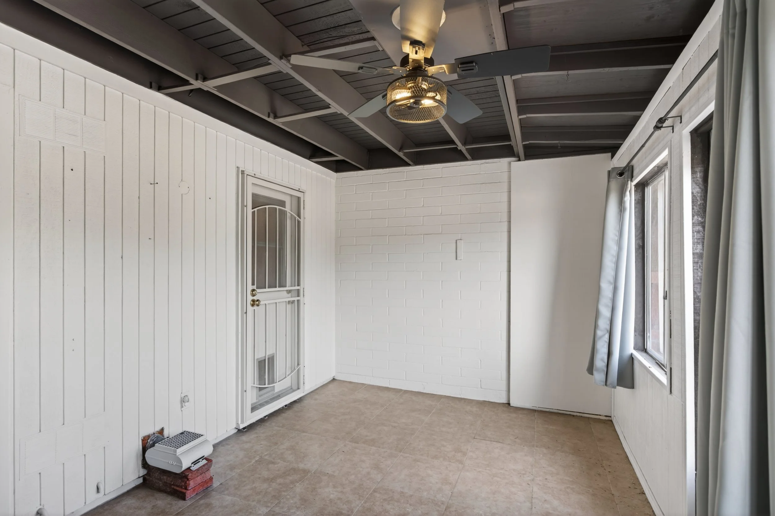 16 Arizona Room photo c.jpg