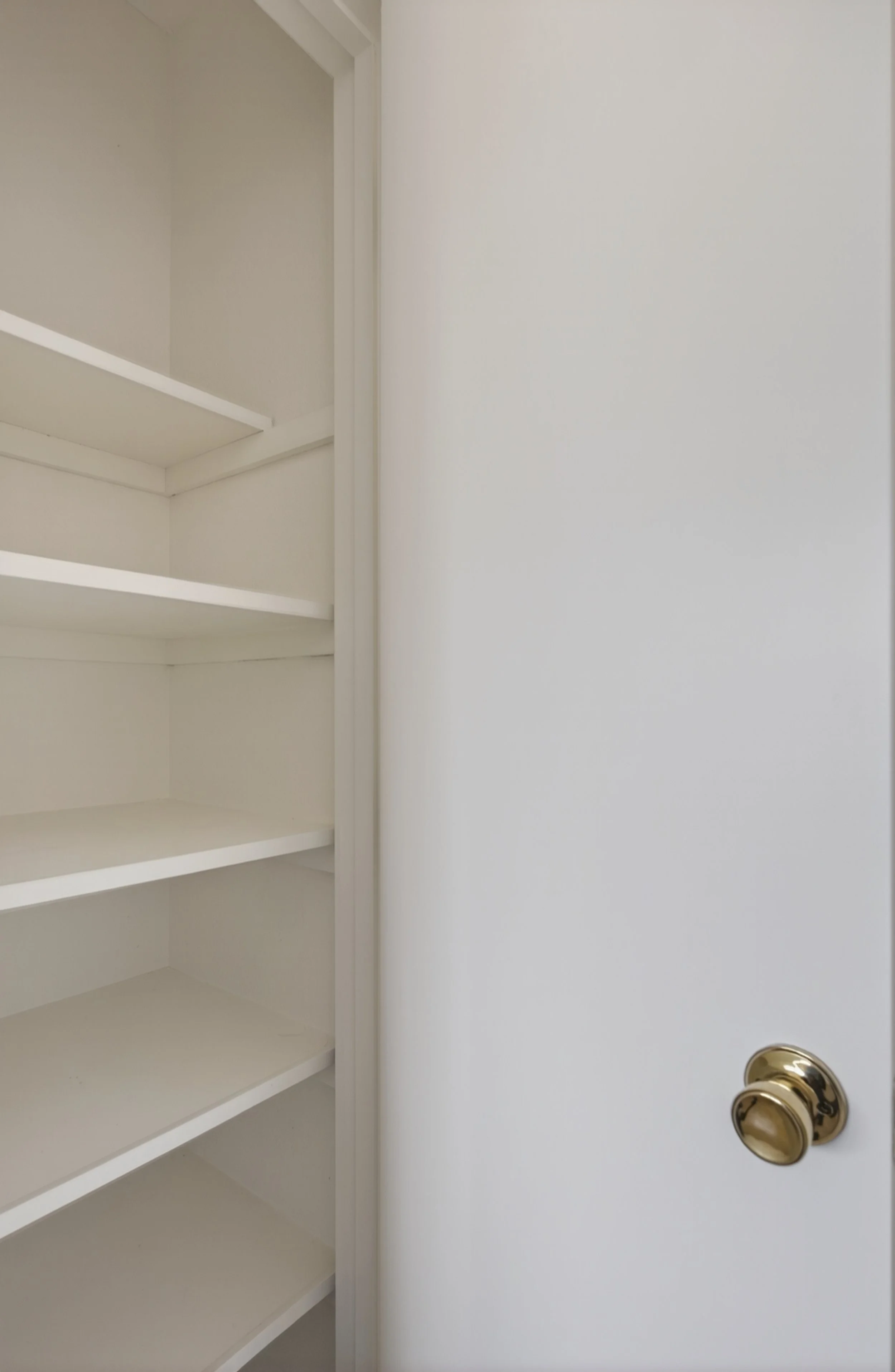 25 Main Bedroom Linen Closet.jpg