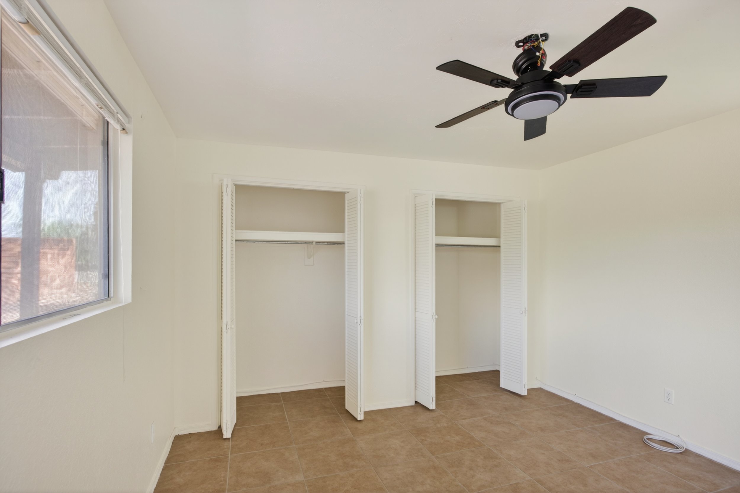 24 Main Bedroom photo d.jpg