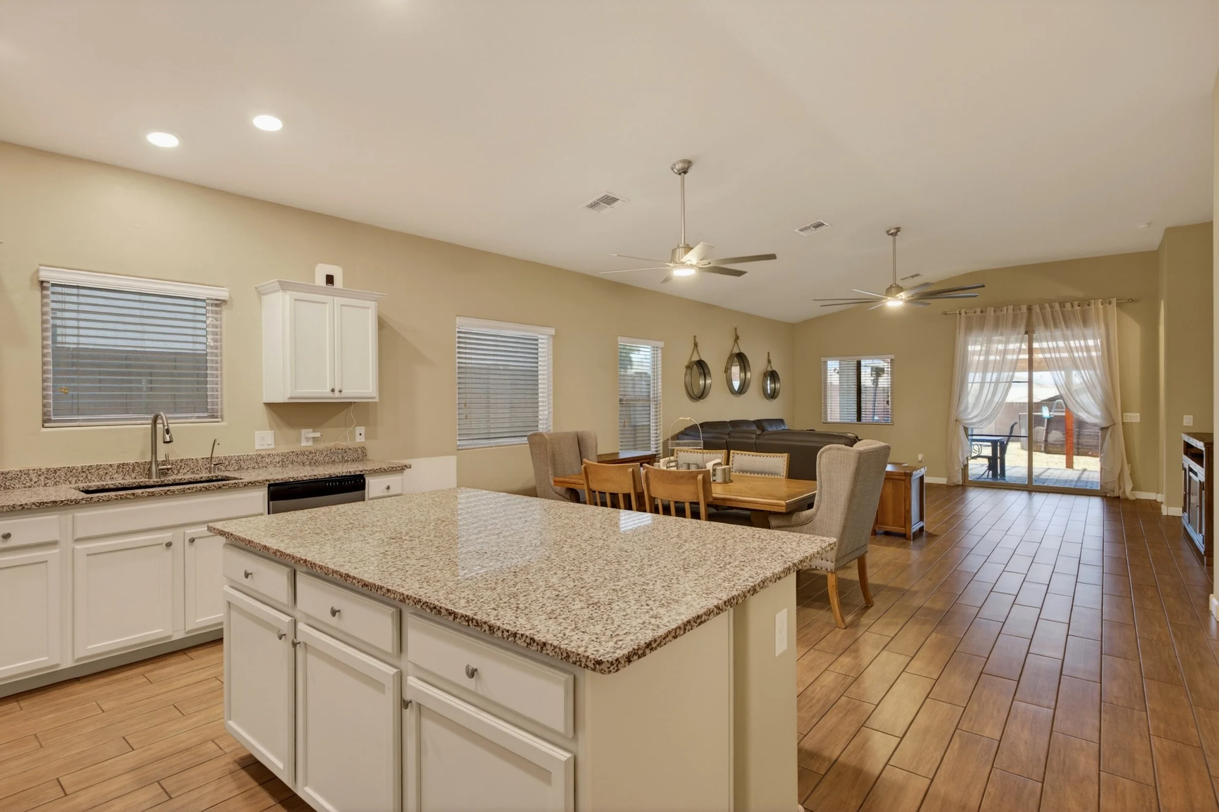 12 Kitchen photo a.jpg