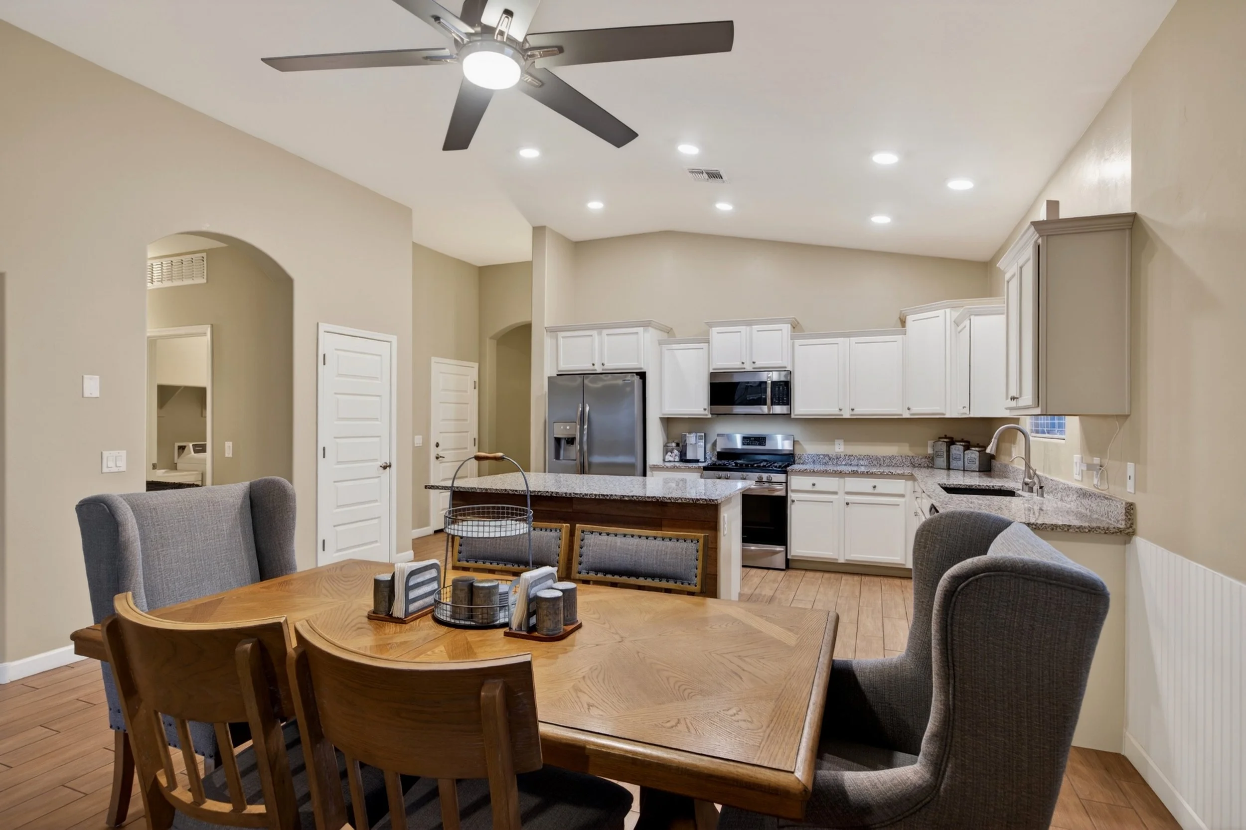 15 Kitchen photo d.jpg
