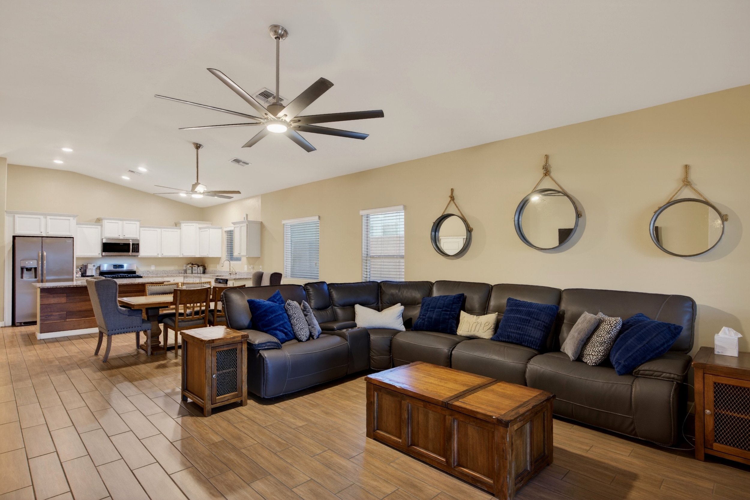 19 Living Room photo c.jpg