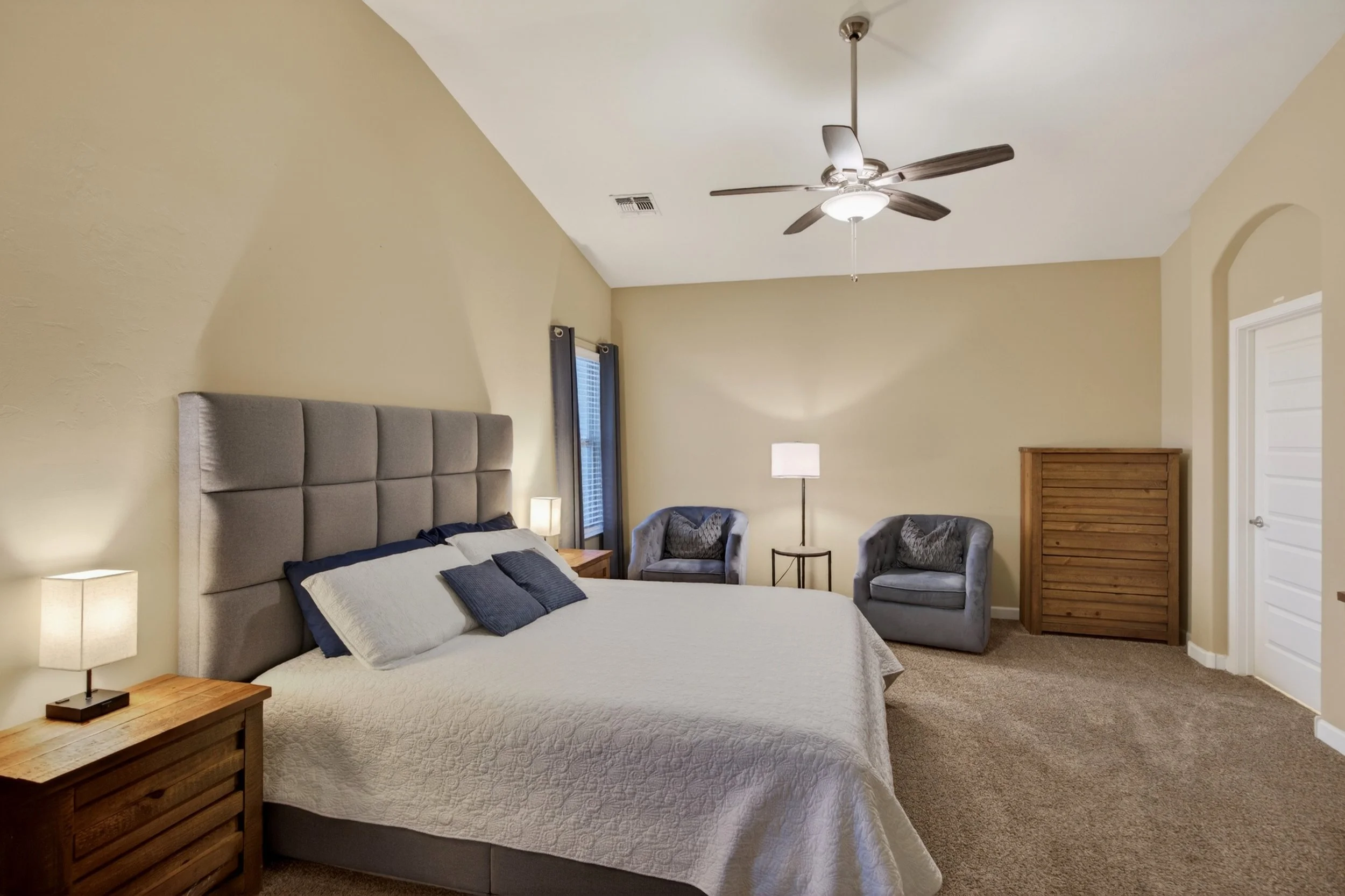 24 Main Bedroom photo d.jpg