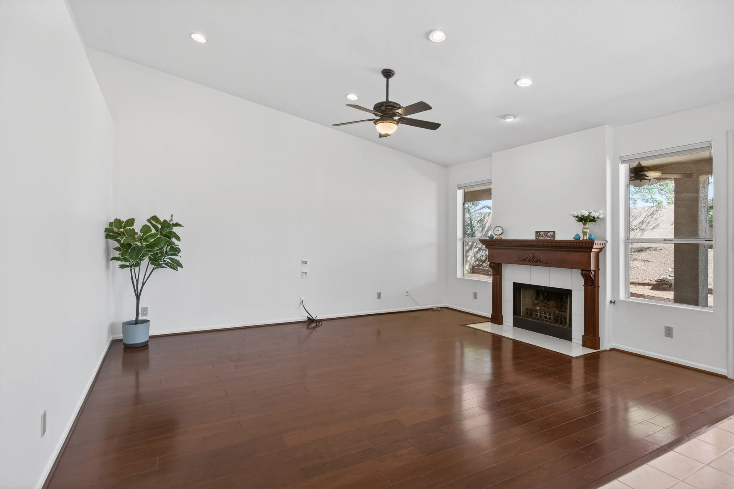 13 Family Room photo a.jpg