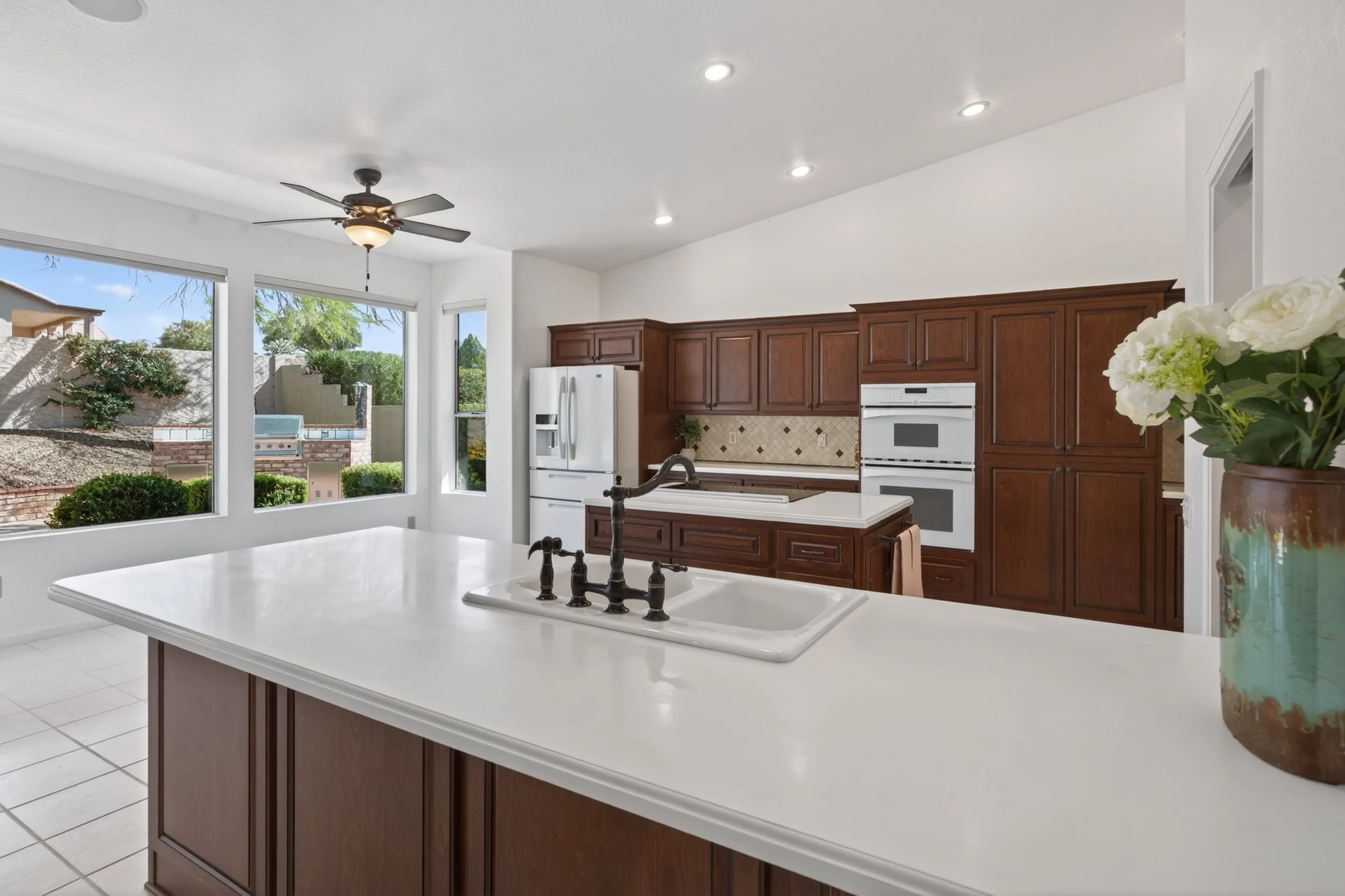 16 Kitchen photo a.jpg